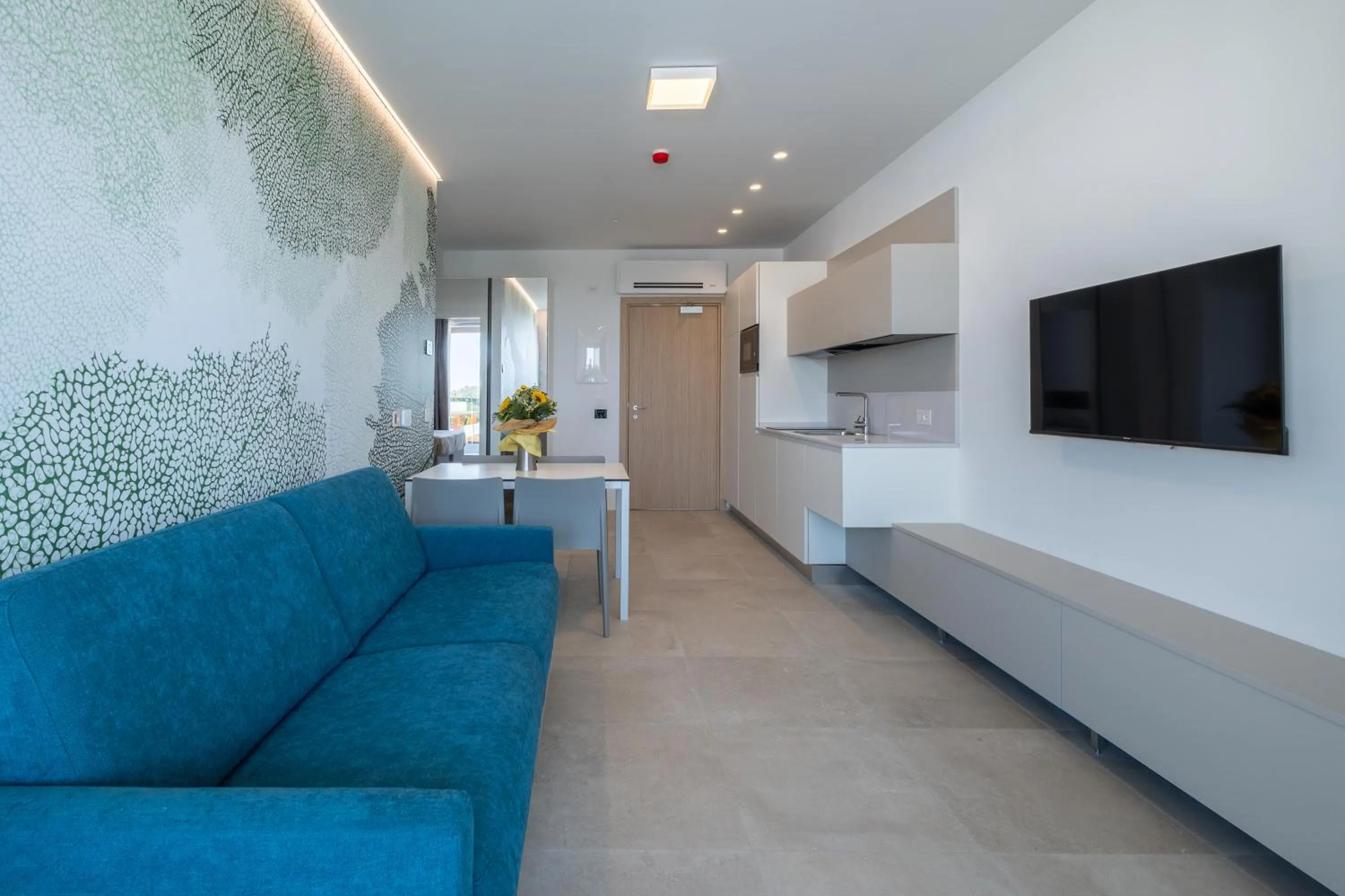TV and multimedia in ApartHotel Panorama Beach