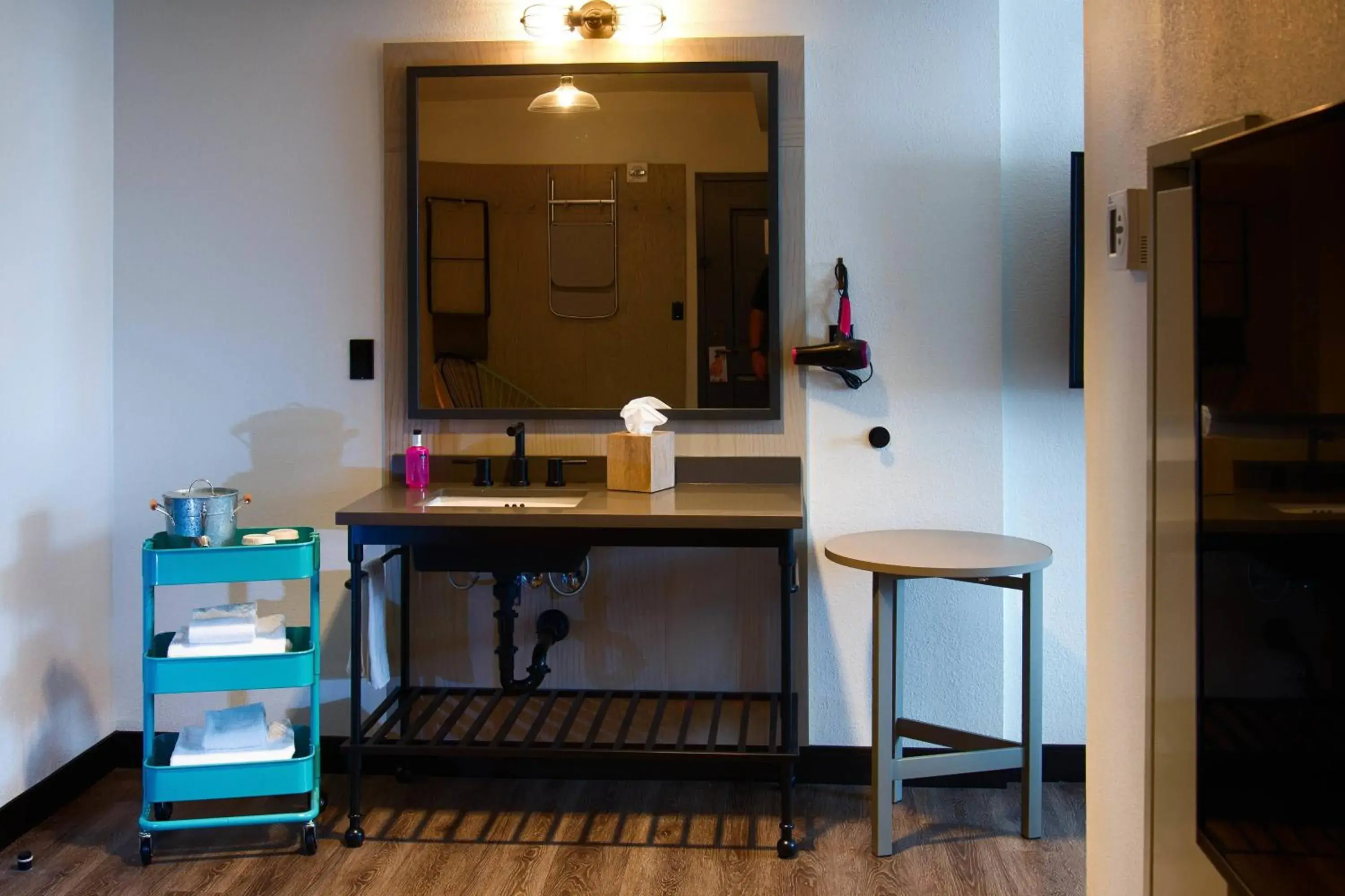 Photo of the whole room in MOXY New Orleans Downtown/French Quarter Area Photo of the whole room in MOXY New Orleans Downtown/French Quarter Area