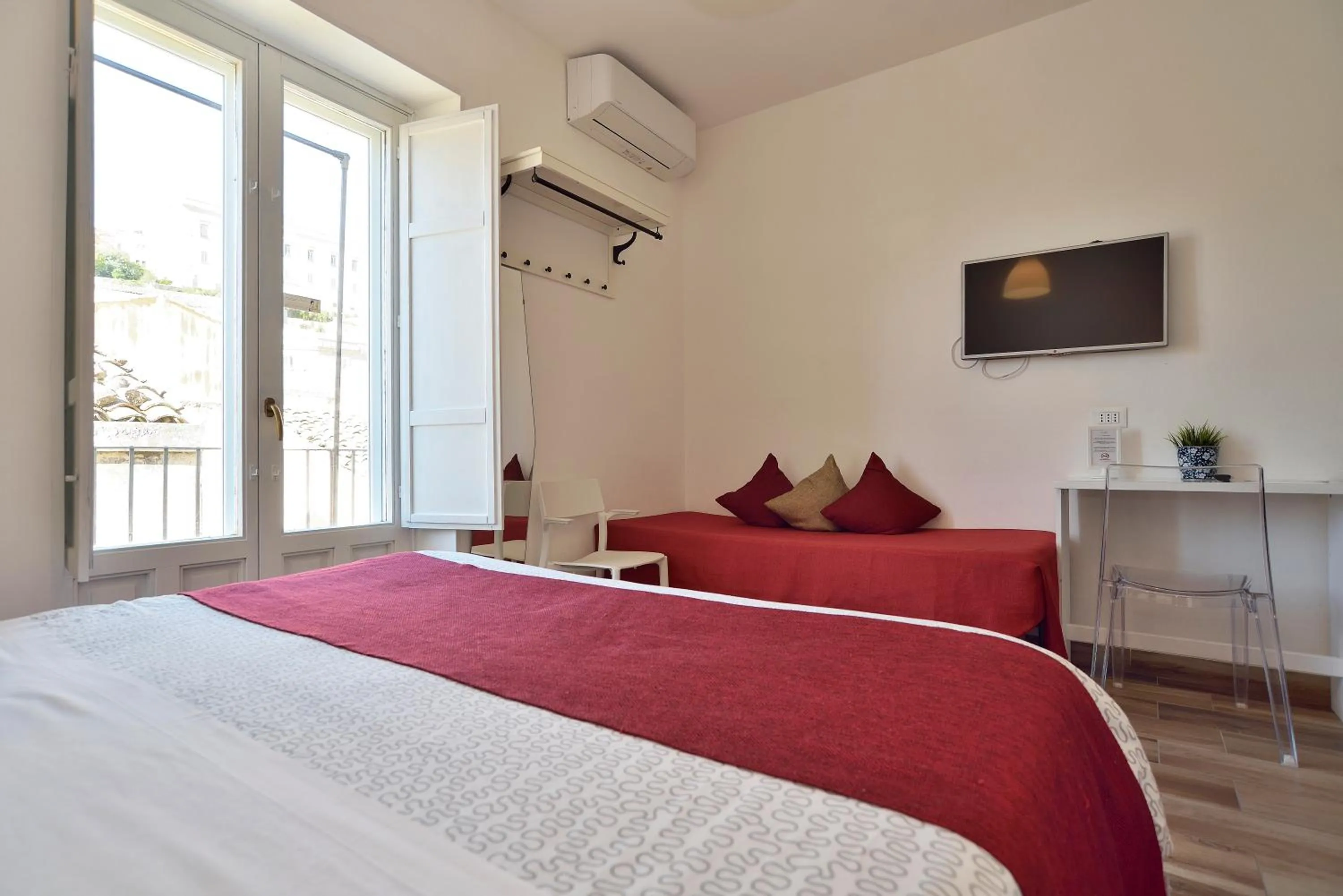 Balcony/Terrace, Bed in Modica Old Town Rooms