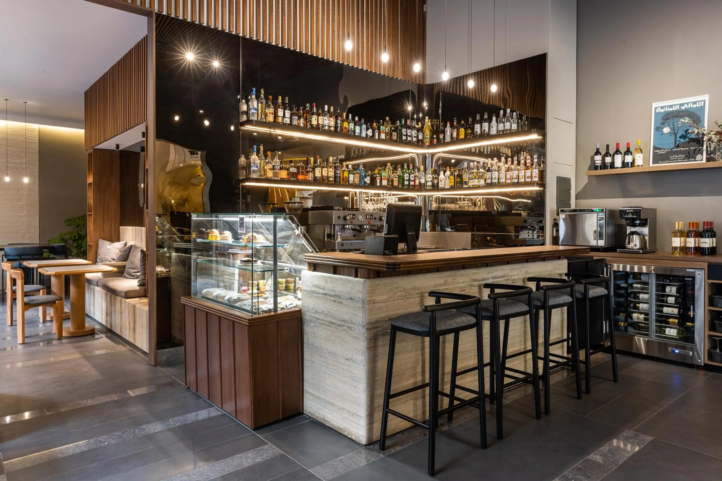 Lounge or bar in ZUR Studios and Suites