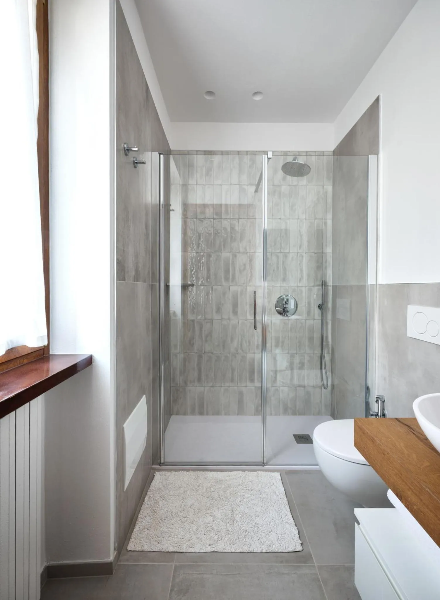 Shower in Villa Beatrice