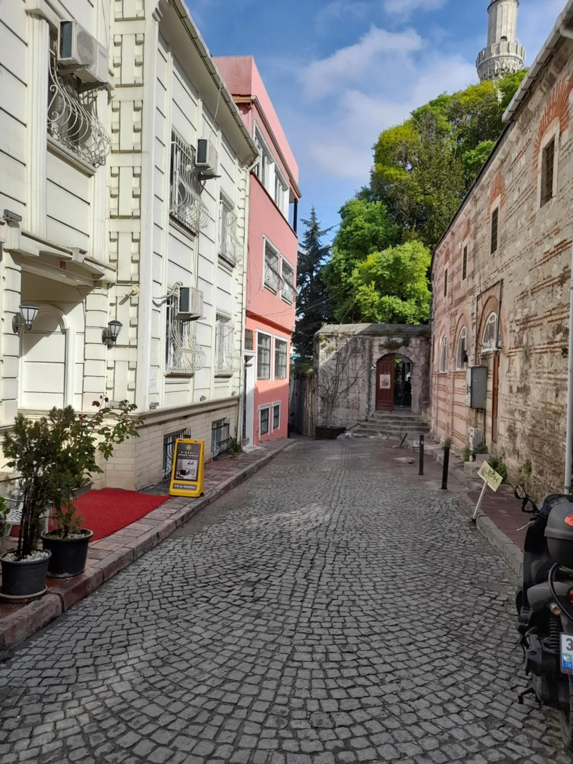 Quiet street view in Emirhan Guesthouse & Suites