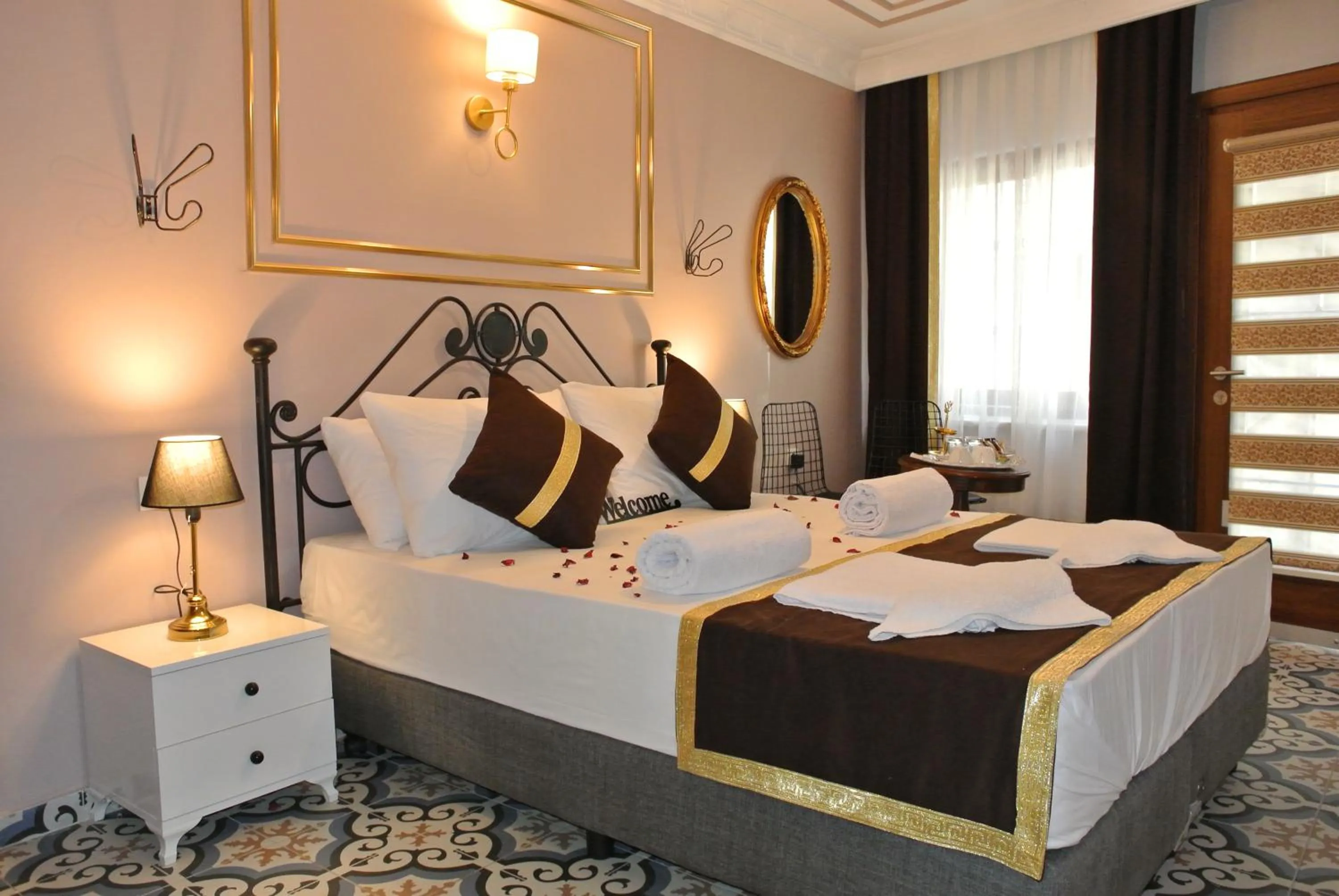Bedroom, Bed in Emirhan Guesthouse & Suites