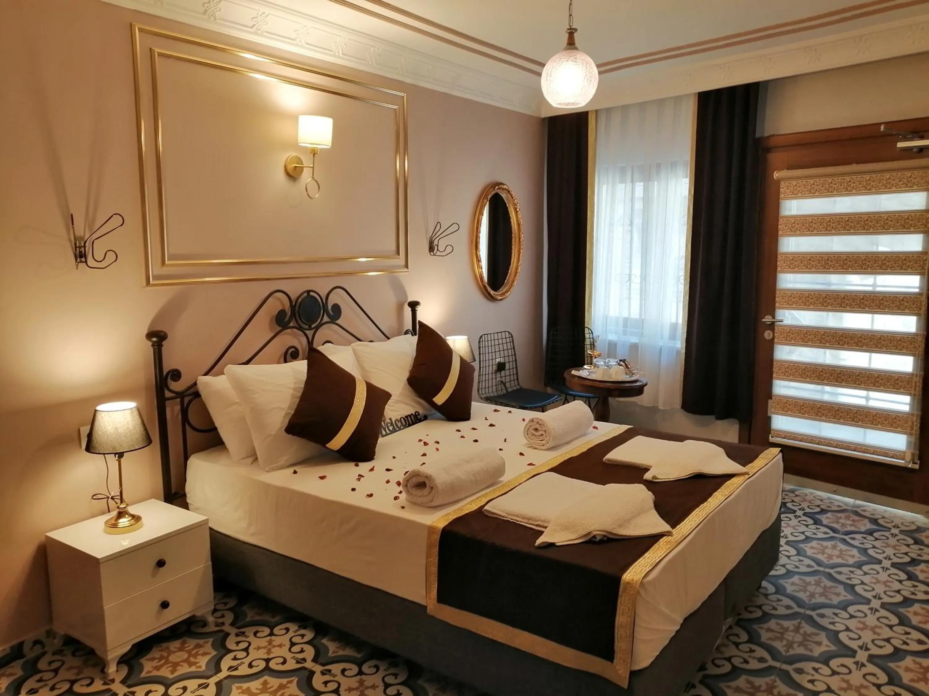 Massage, Bed in Emirhan Guesthouse & Suites