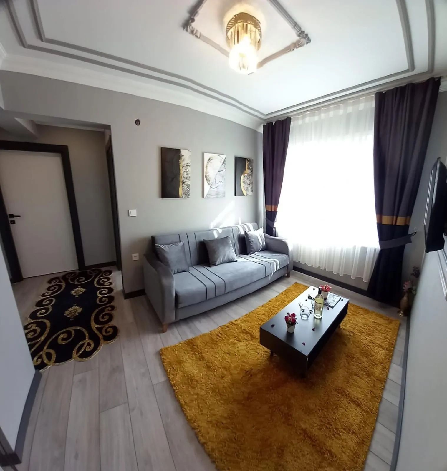 Seating area in Emirhan Guesthouse & Suites