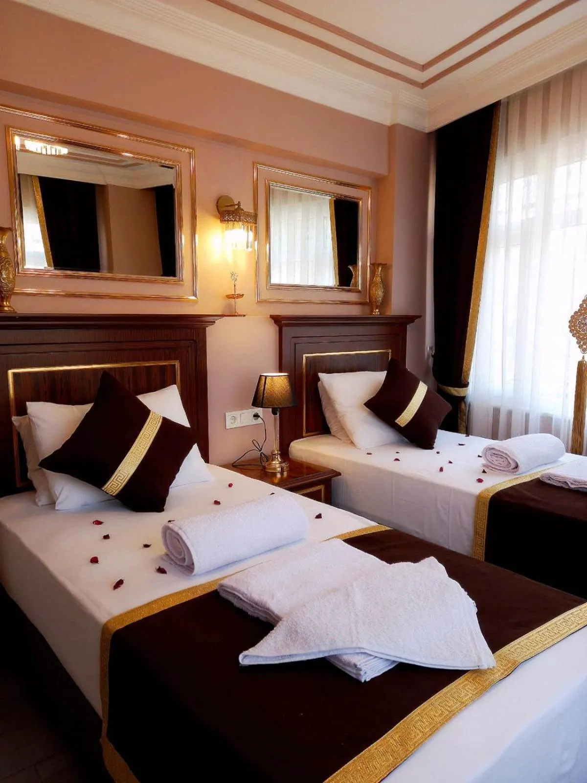 Massage, Bed in Emirhan Guesthouse & Suites
