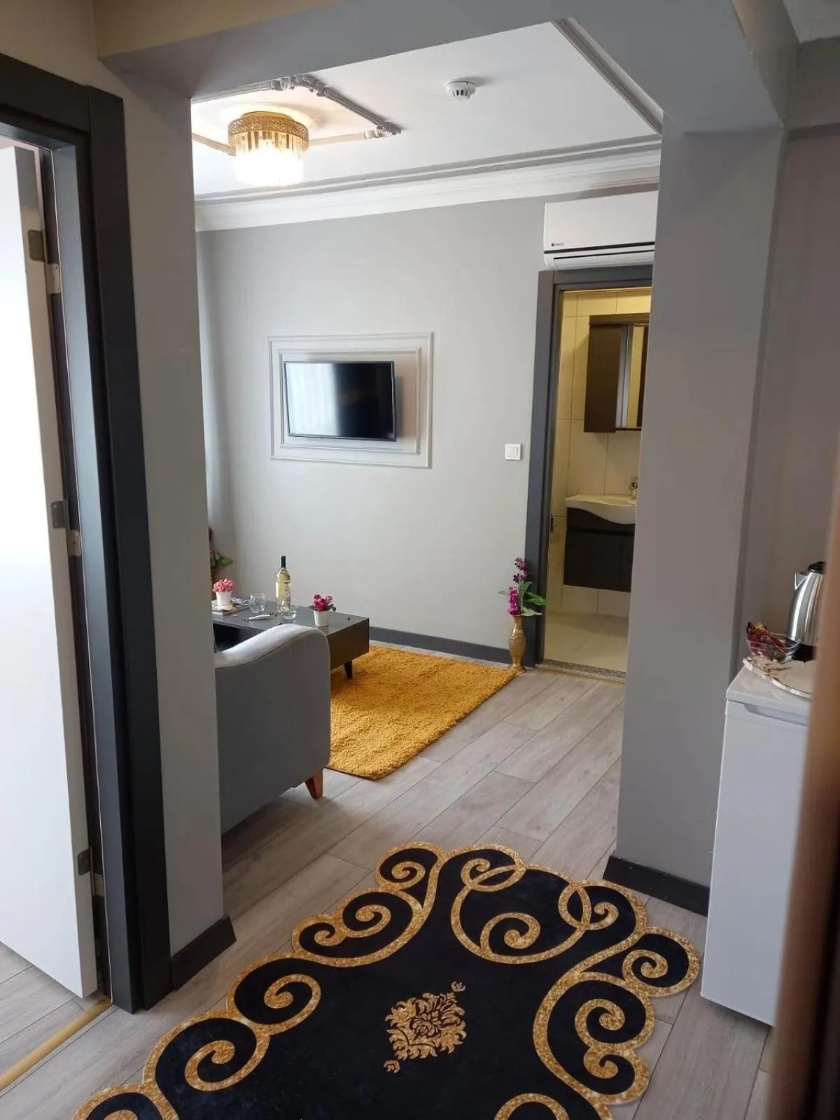 Seating area in Emirhan Guesthouse & Suites