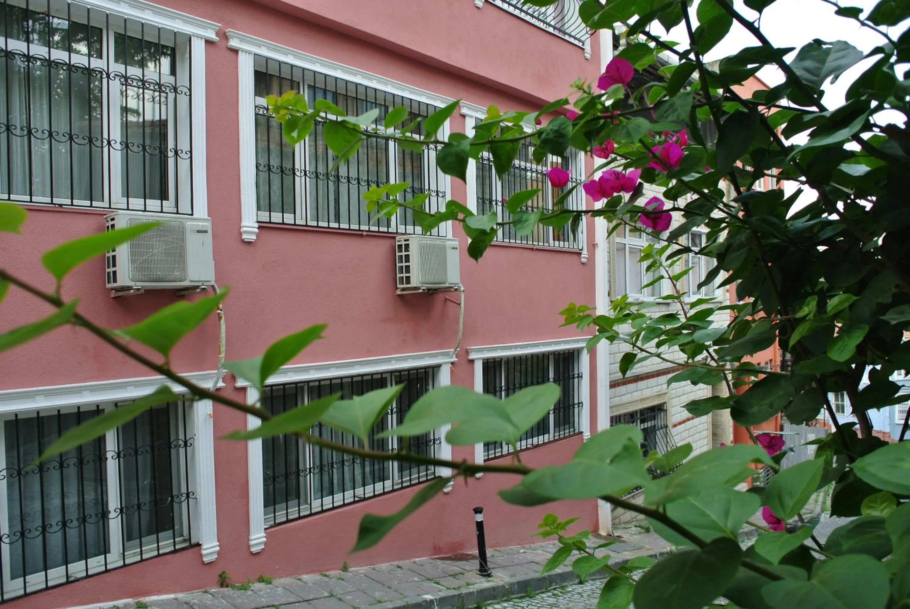 Street view in Emirhan Guesthouse & Suites