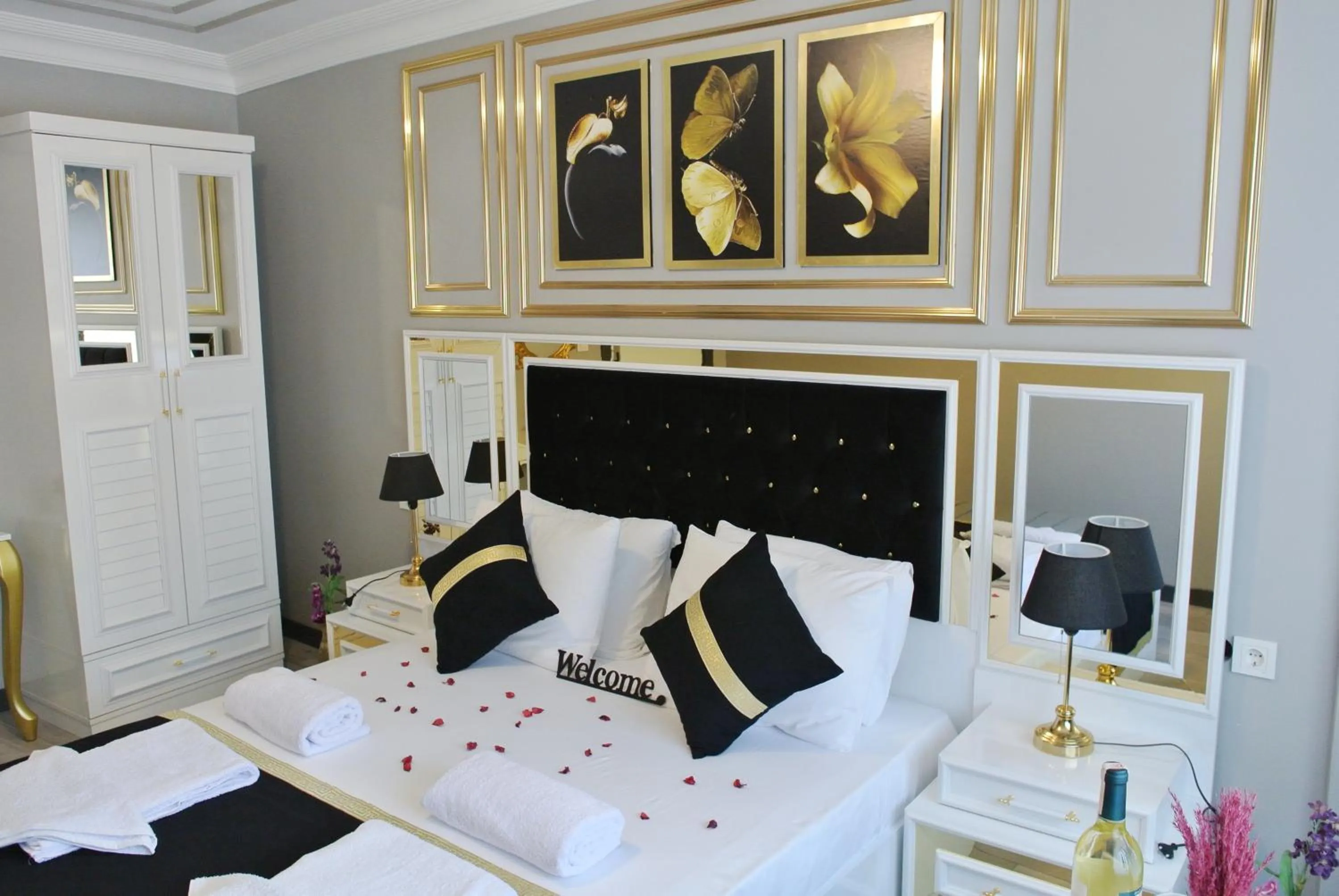 Bedroom, Bed in Emirhan Guesthouse & Suites