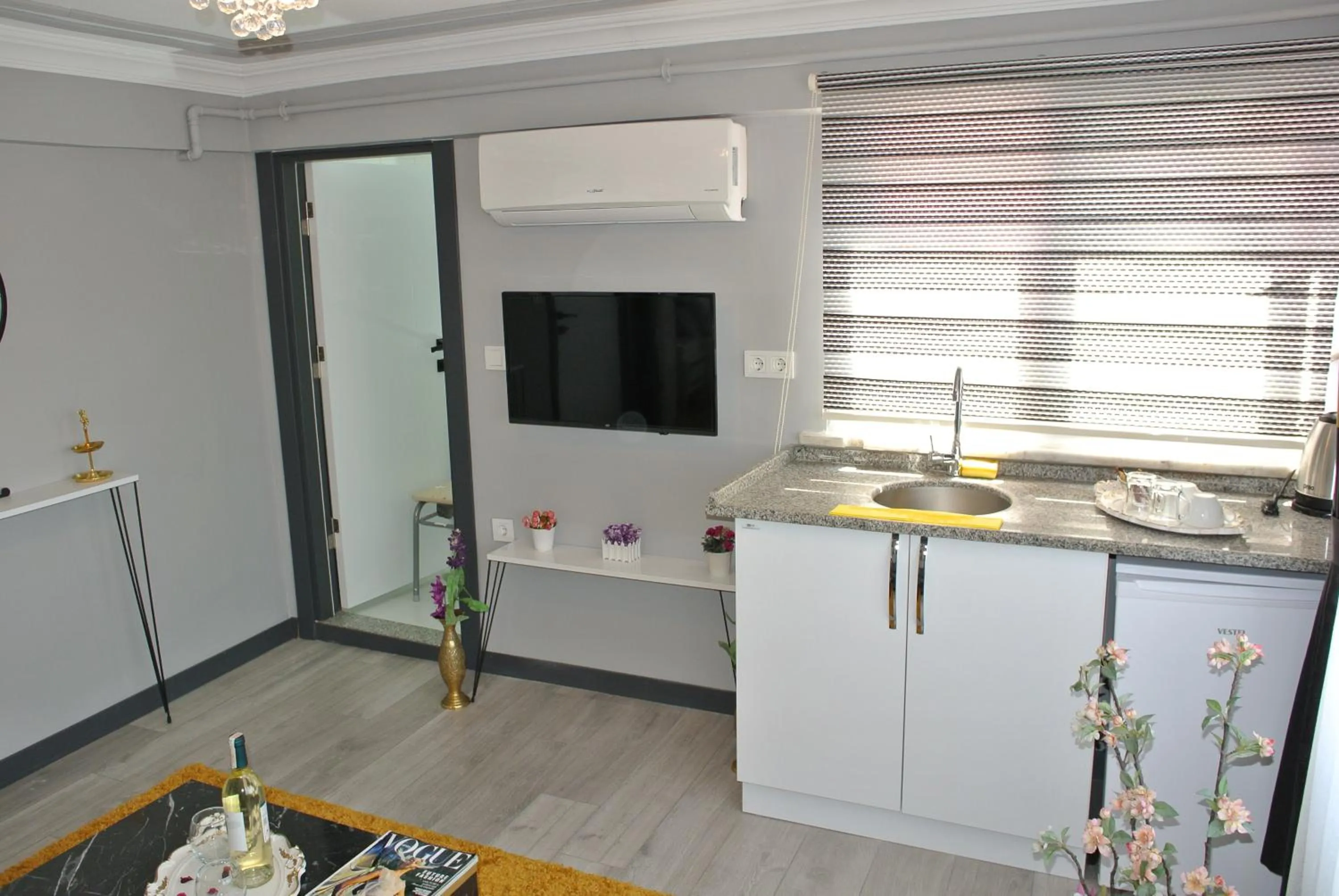Kitchen or kitchenette in Emirhan Guesthouse & Suites