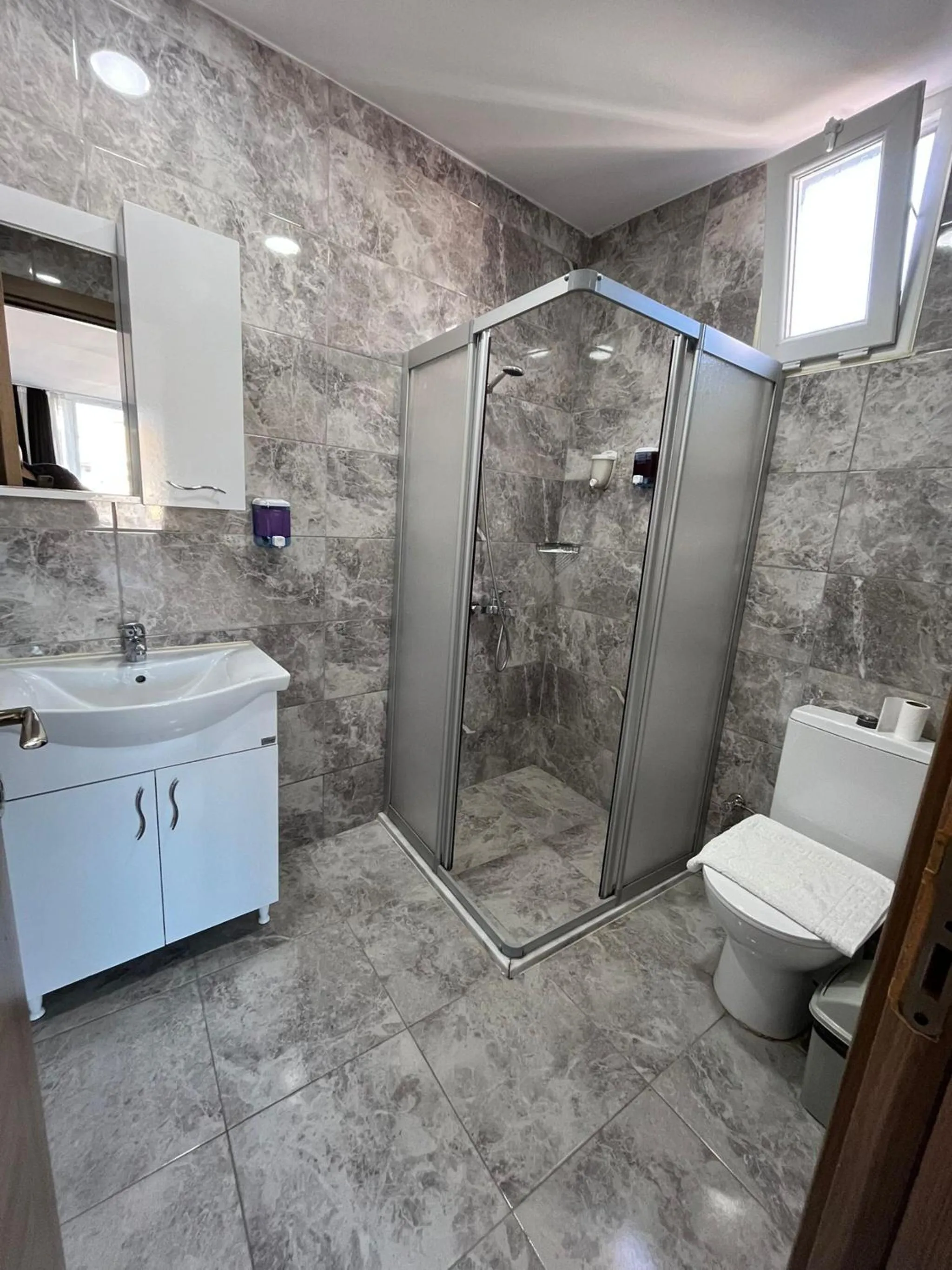 Bathroom in Emirhan Guesthouse & Suites