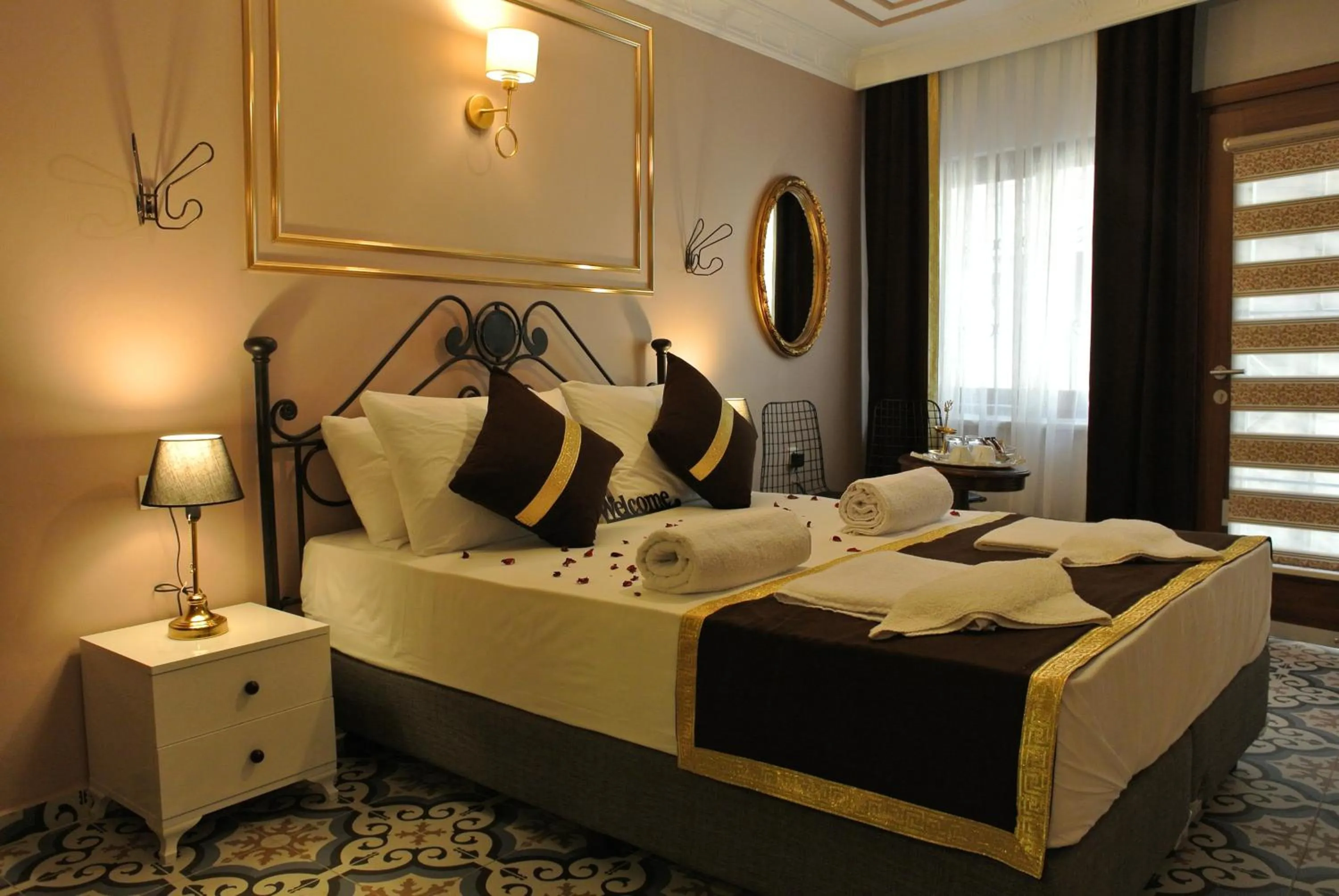 Bedroom, Bed in Emirhan Guesthouse & Suites