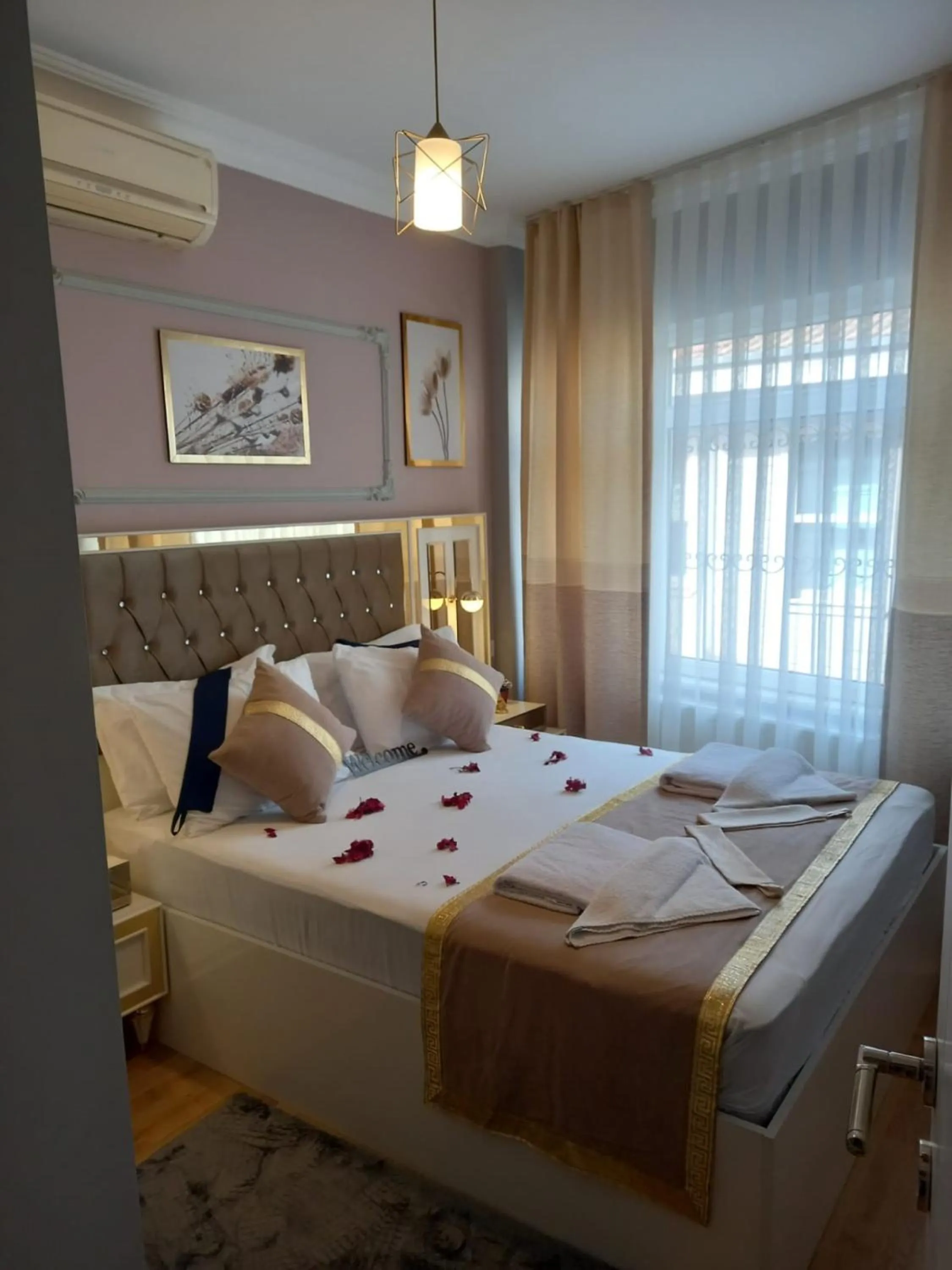 Bedroom, Bed in Emirhan Guesthouse & Suites