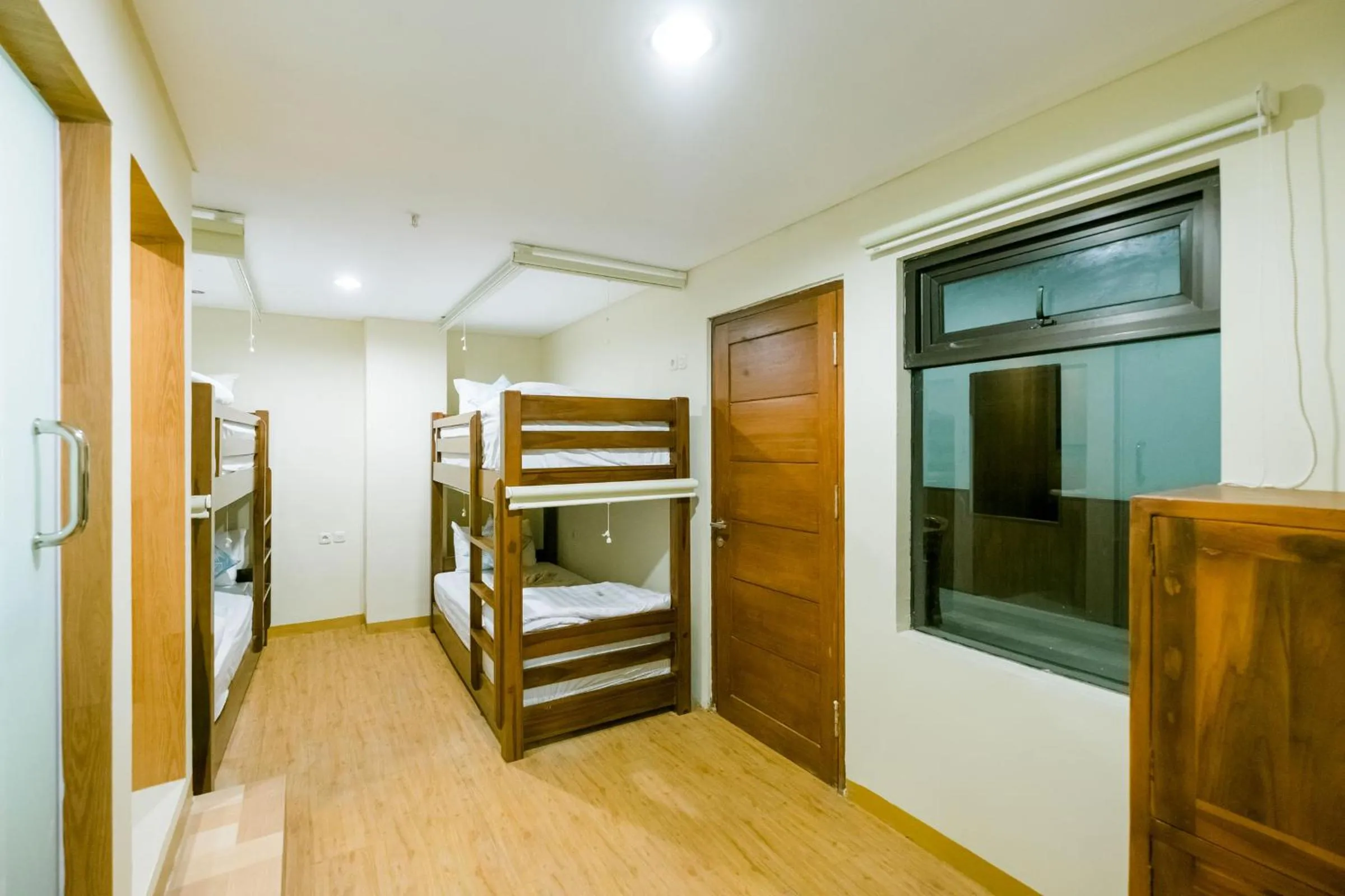 Single Bed in 4-Bed Dormitory Room in Caroline Hostel