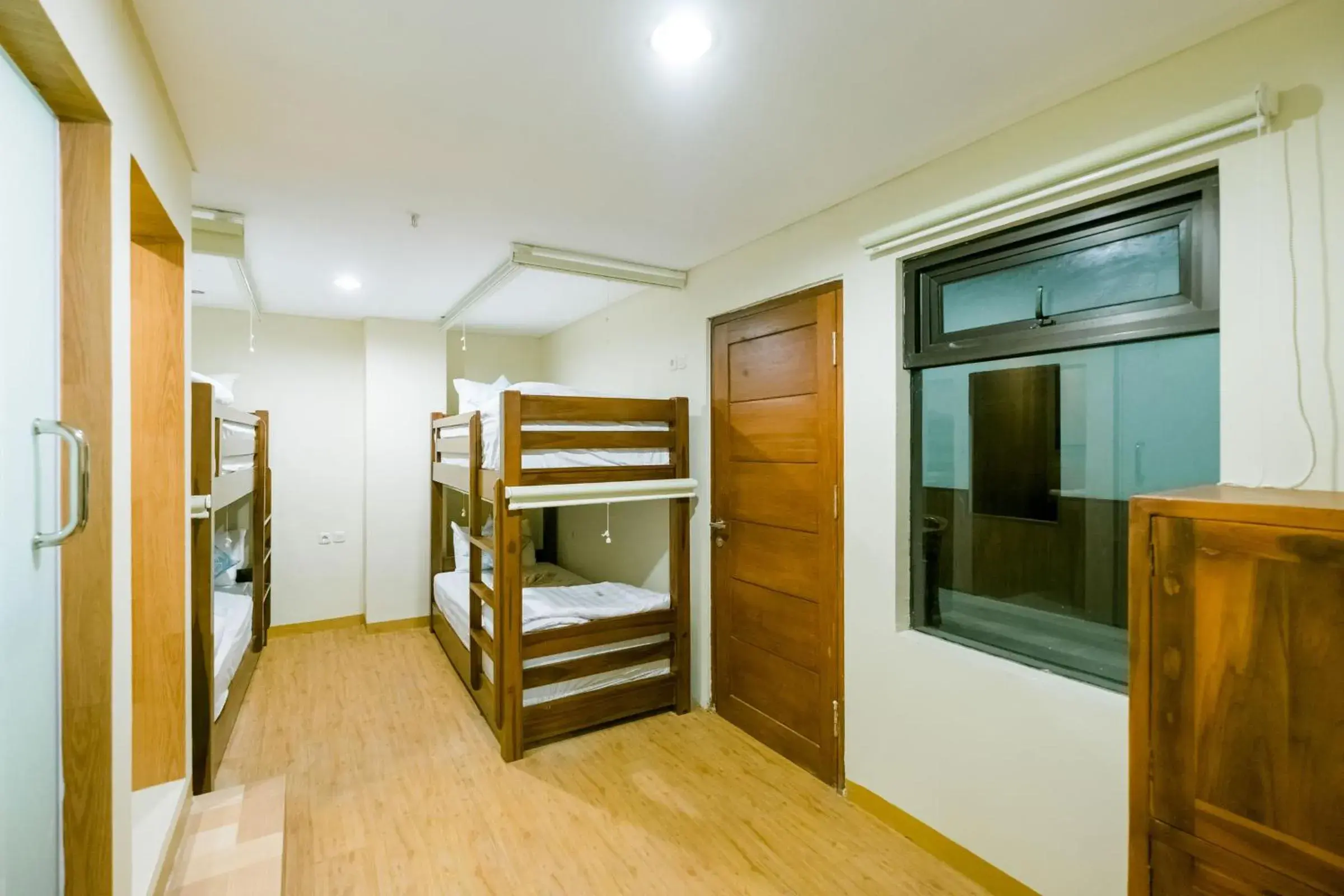 Single Bed in 4-Bed Dormitory Room in Caroline Hostel Single Bed in 4-Bed Dormitory Room in Caroline Hostel