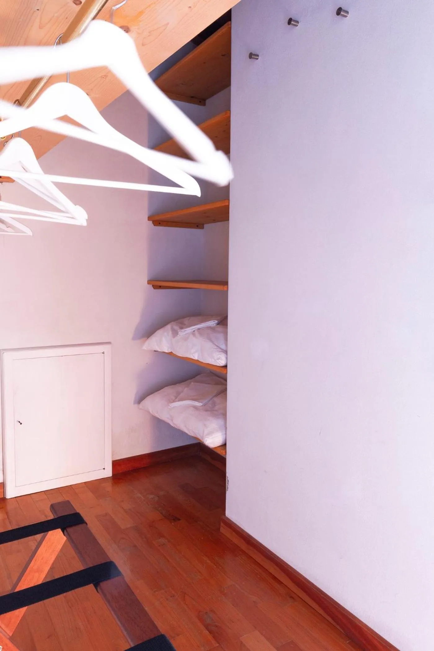 Bedroom, Bed in Rosso Del Chianti