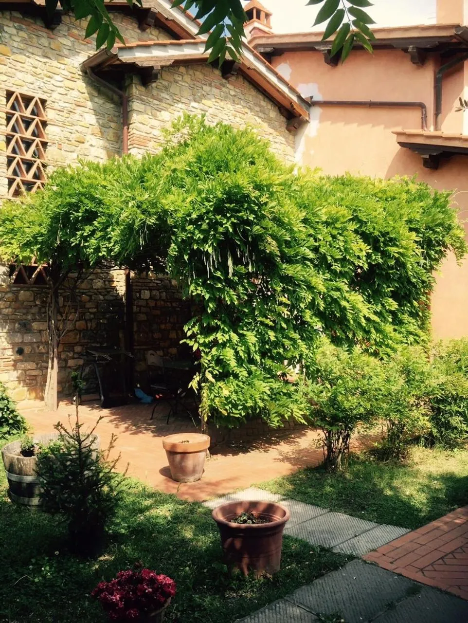 Patio in Rosso Del Chianti