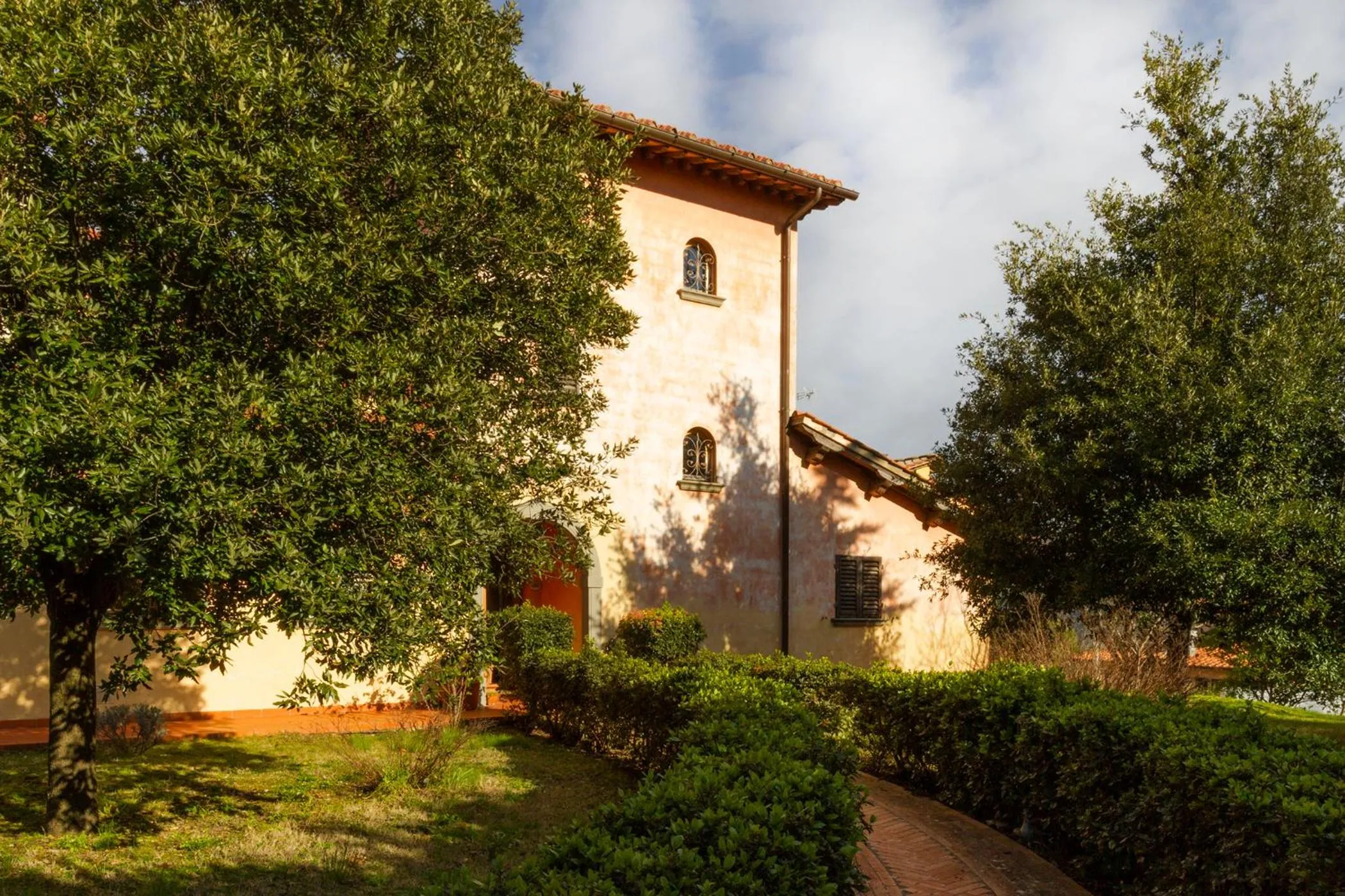 Property building in Rosso Del Chianti