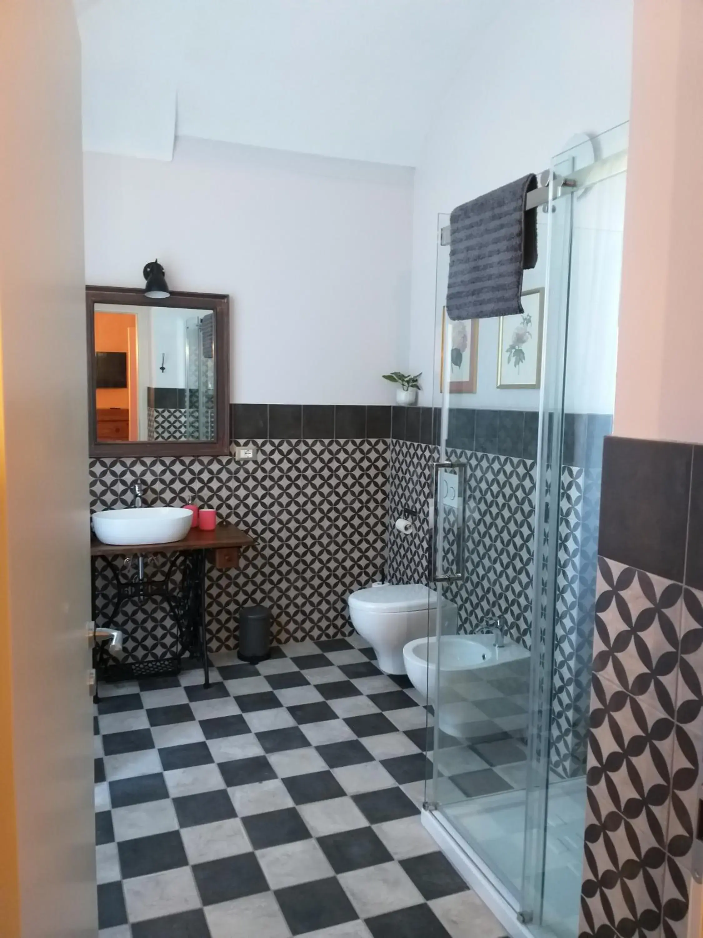 Double Room with Private Bathroom - single occupancy in VILLA ADRIANA Double Room with Private Bathroom - single occupancy in VILLA ADRIANA