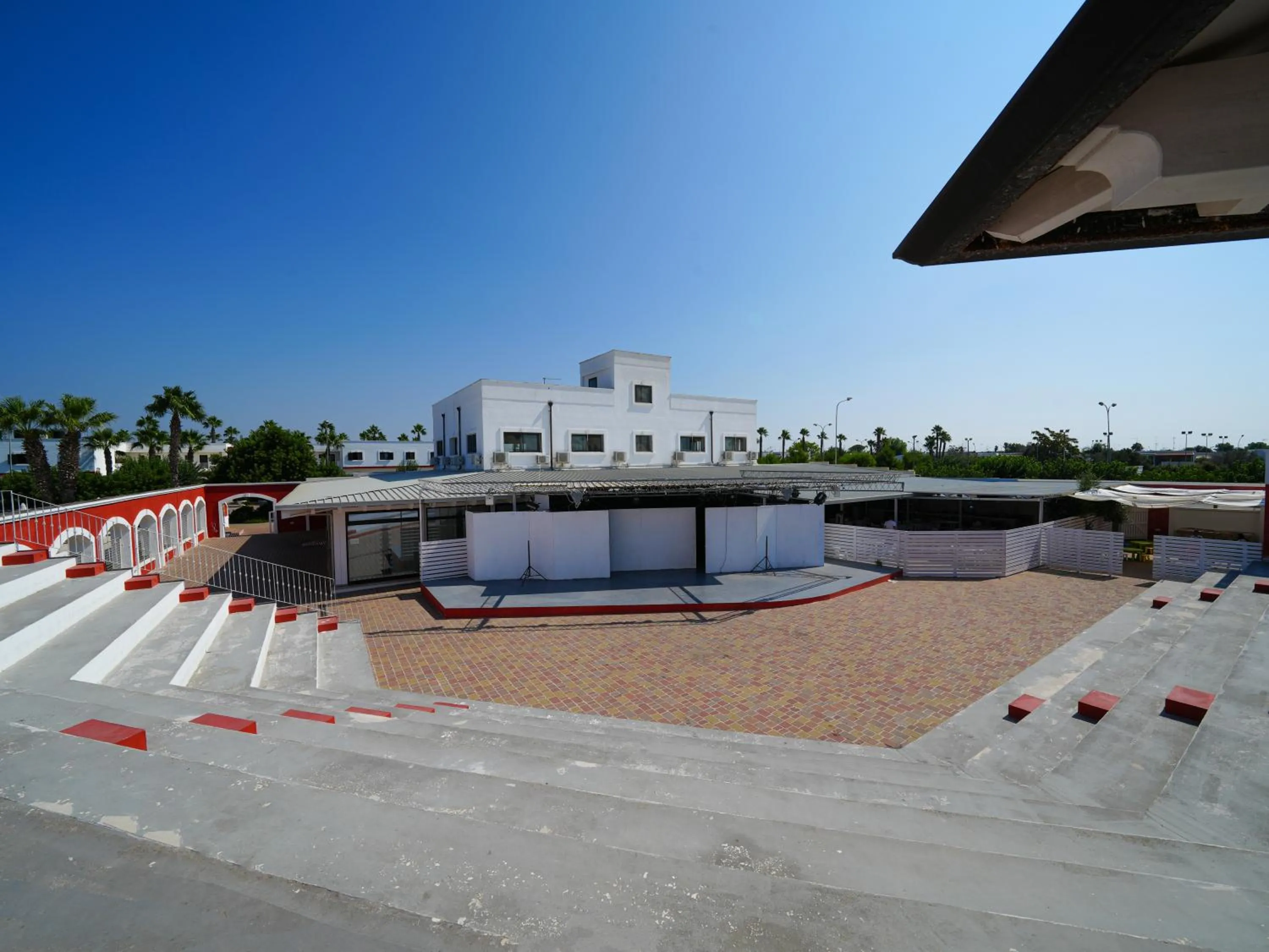 Evening entertainment in Chiusurelle Village Resort