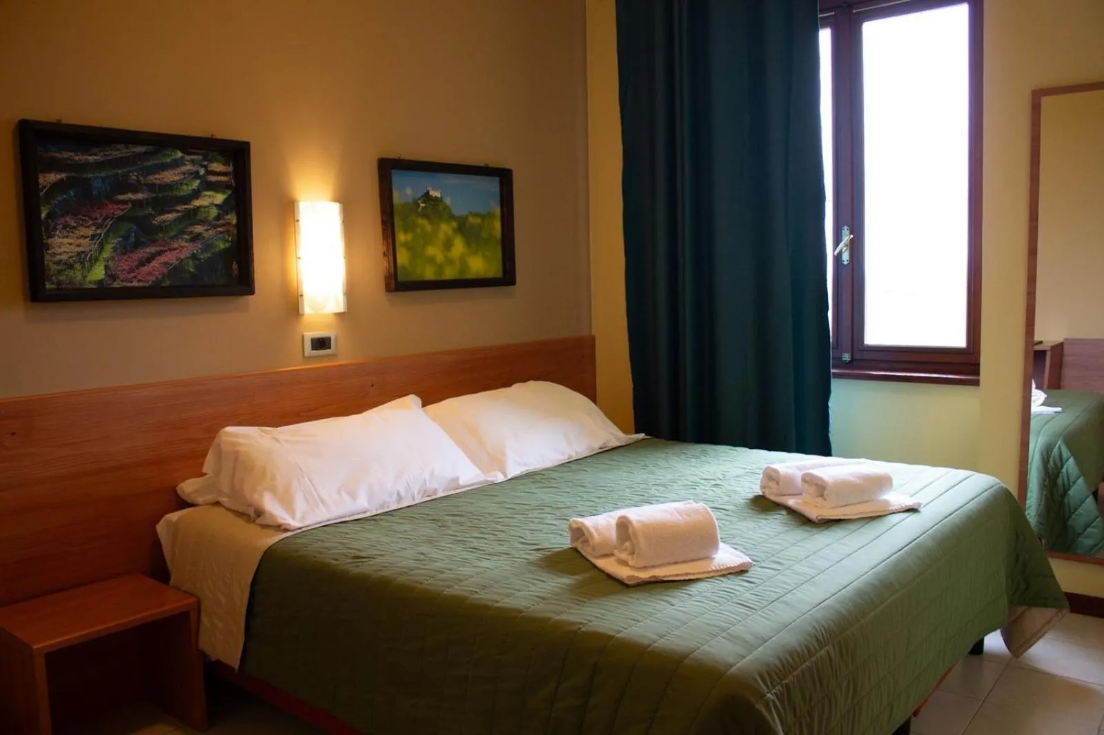 Bedroom, Bed in Hotel Erbaluce