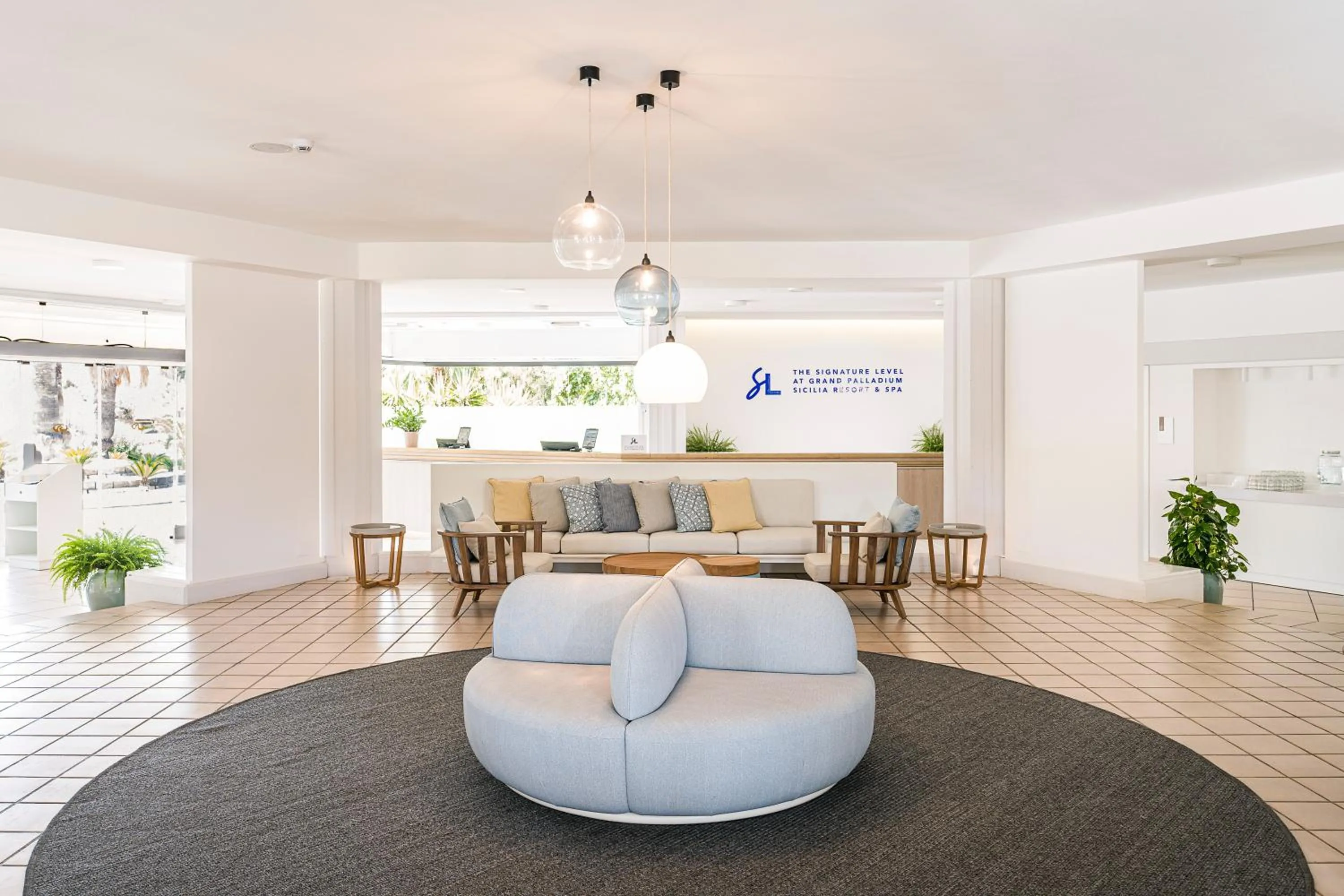 Lobby or reception in The Signature Level at Grand Palladium Sicilia Resort & Spa