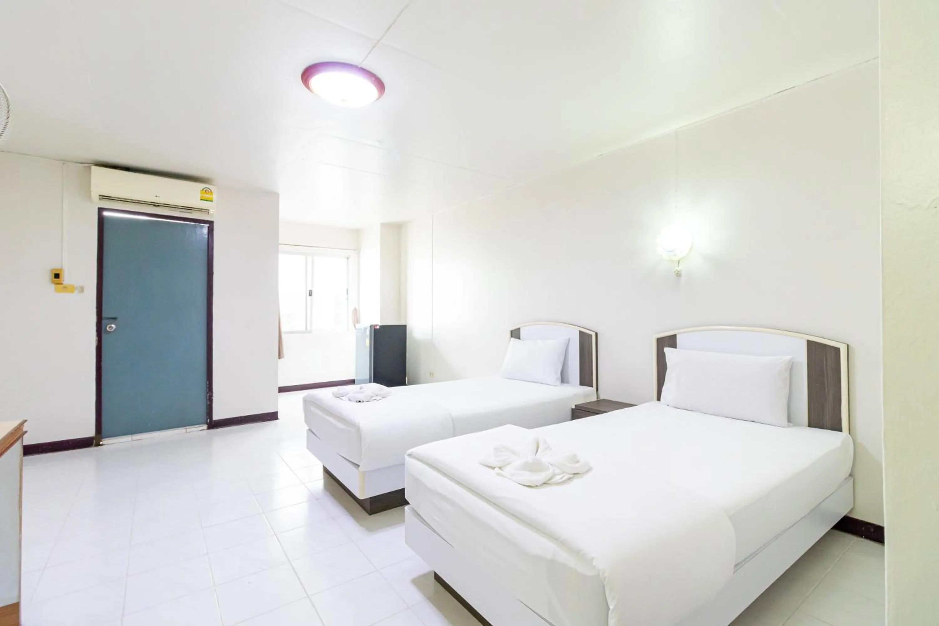 Bedroom, Bed in Boonchai Mansion