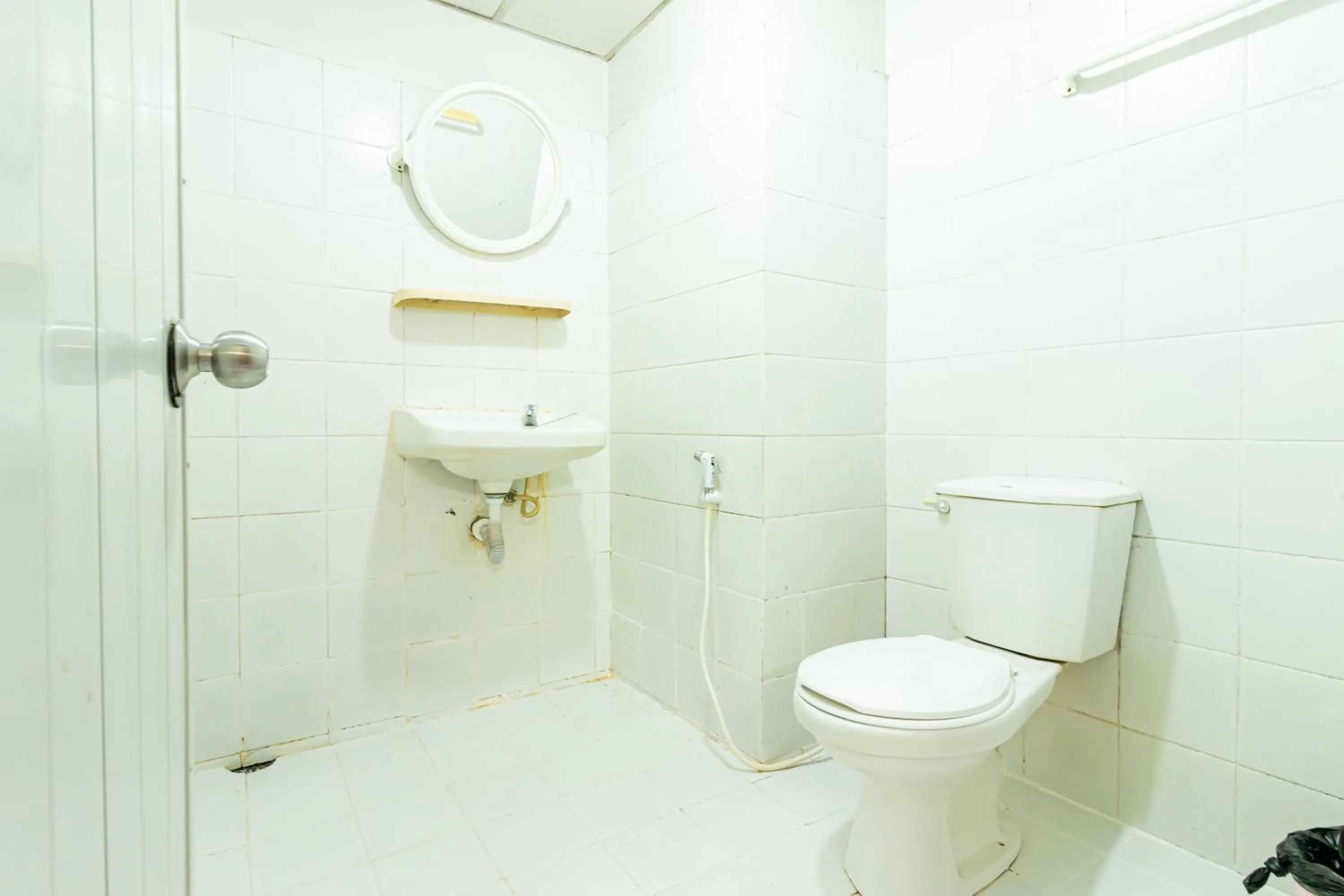 Shower in Boonchai Mansion