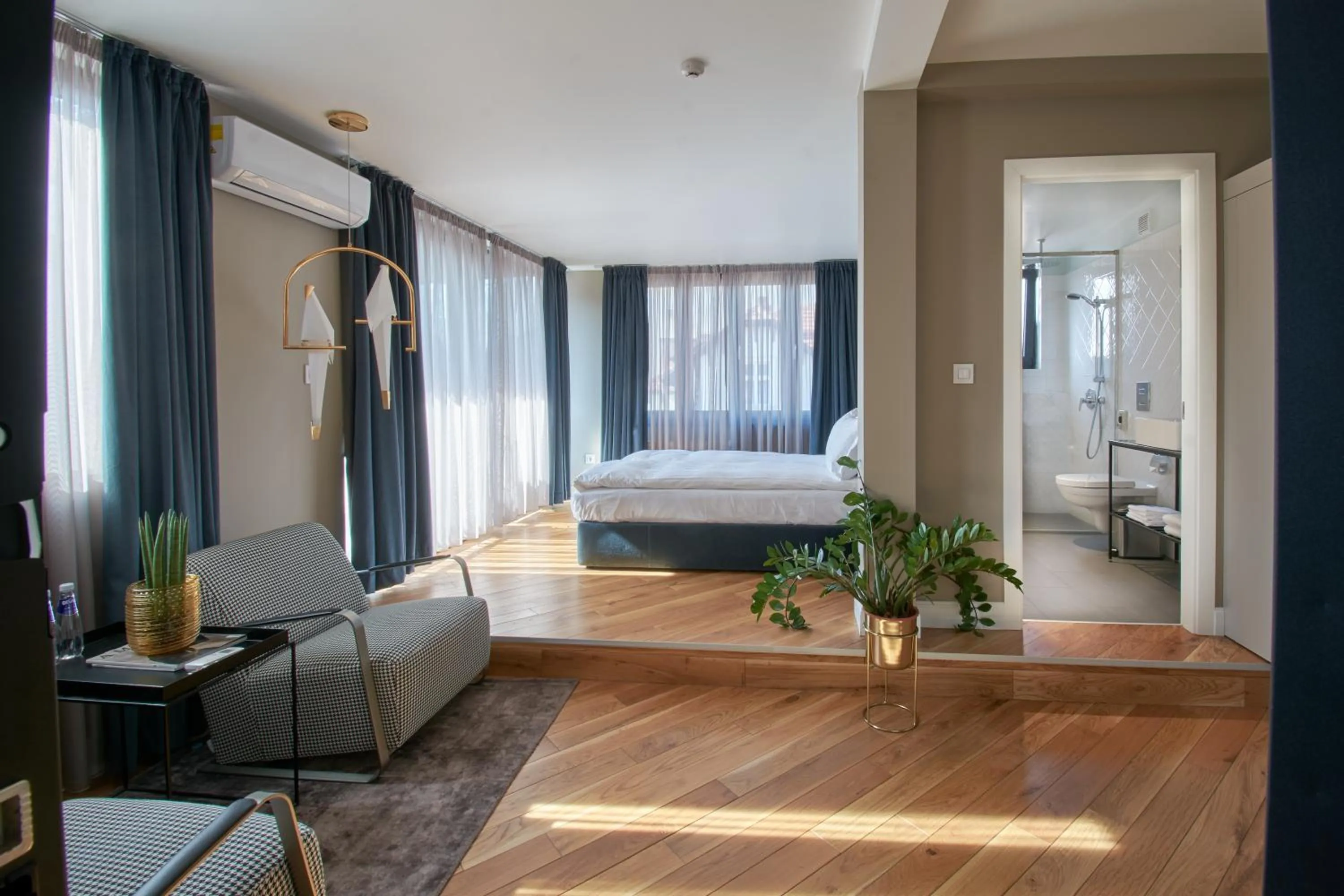 Bed in The Embassy Suites