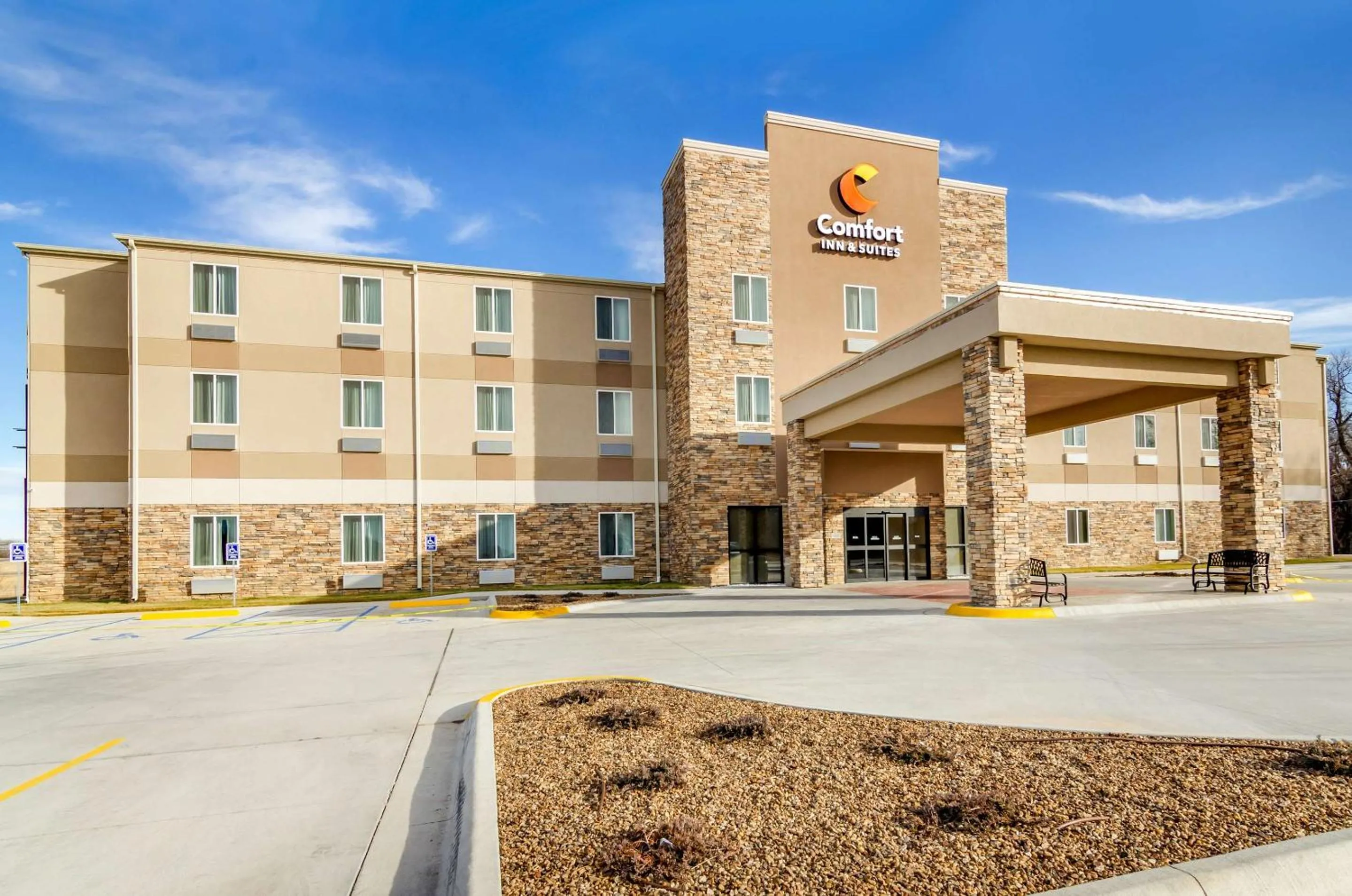 Property building in Comfort Inn & Suites Salina North
