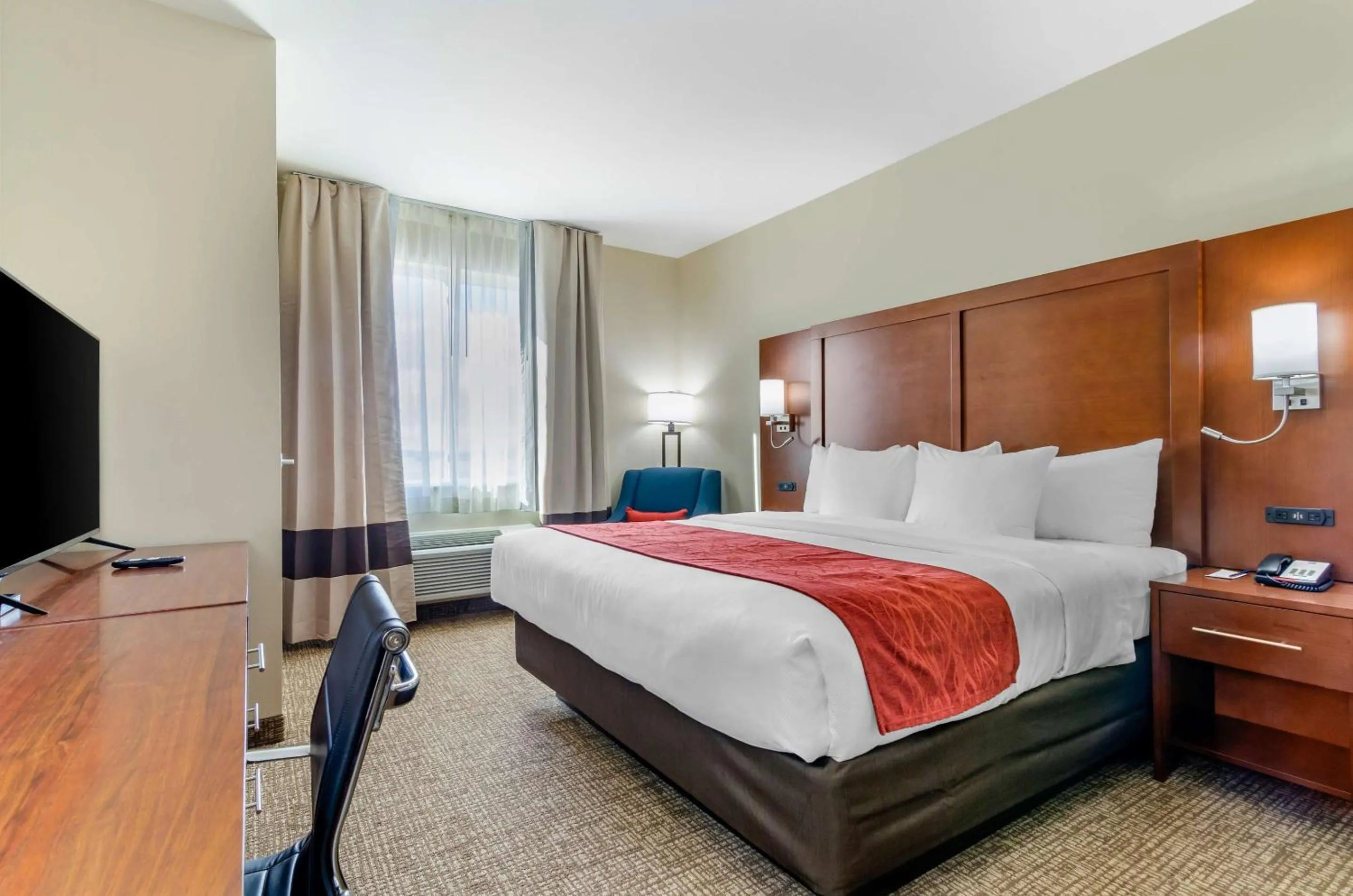 Bedroom, Bed in Comfort Inn & Suites Salina North