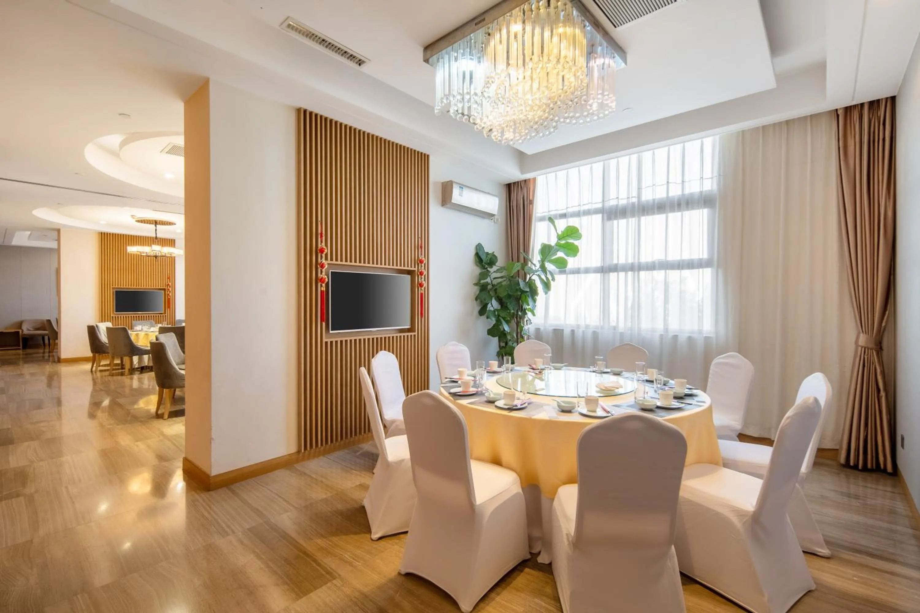 Restaurant/places to eat in Novotel Huashan