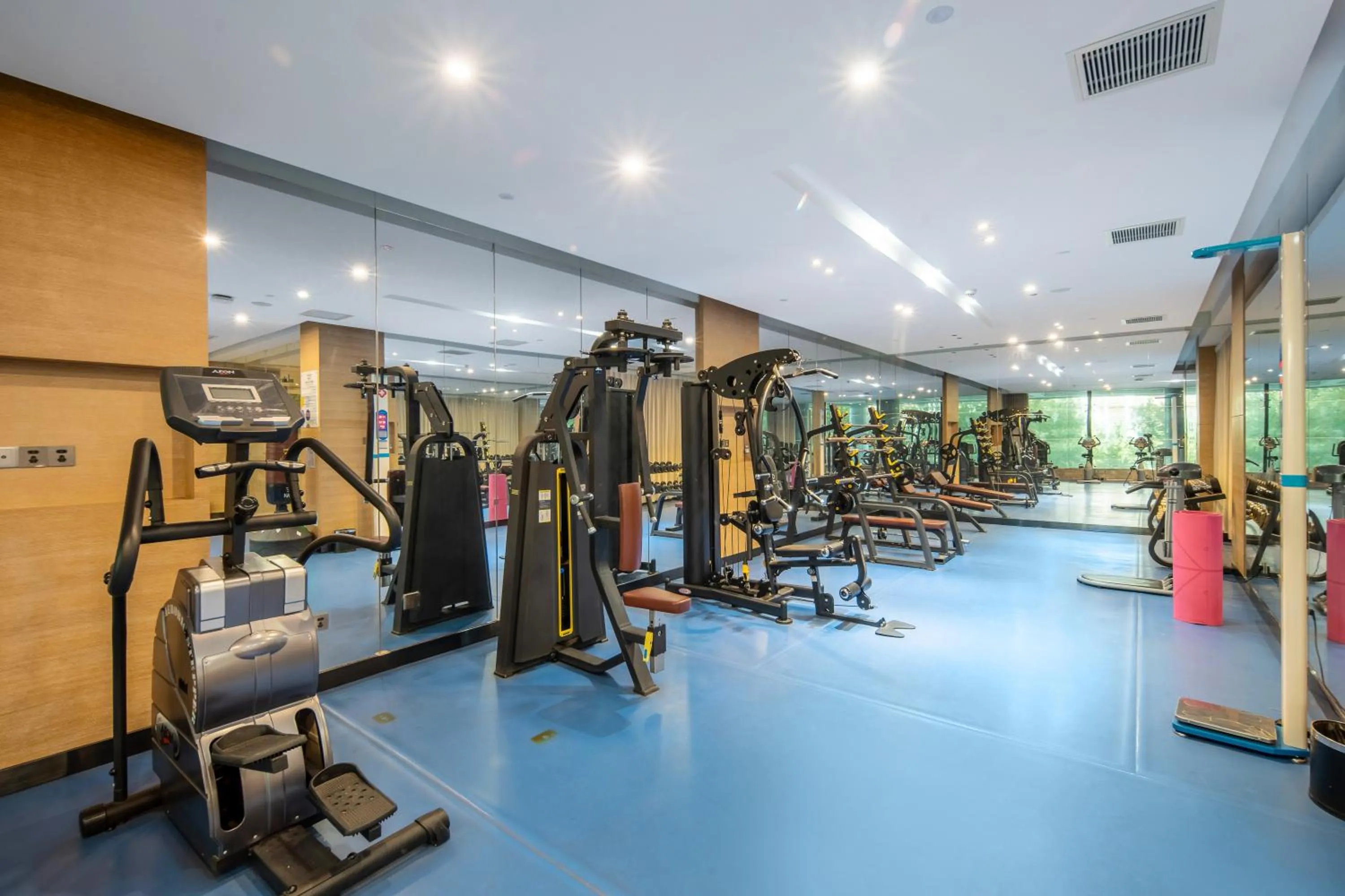Fitness centre/facilities in Novotel Huashan