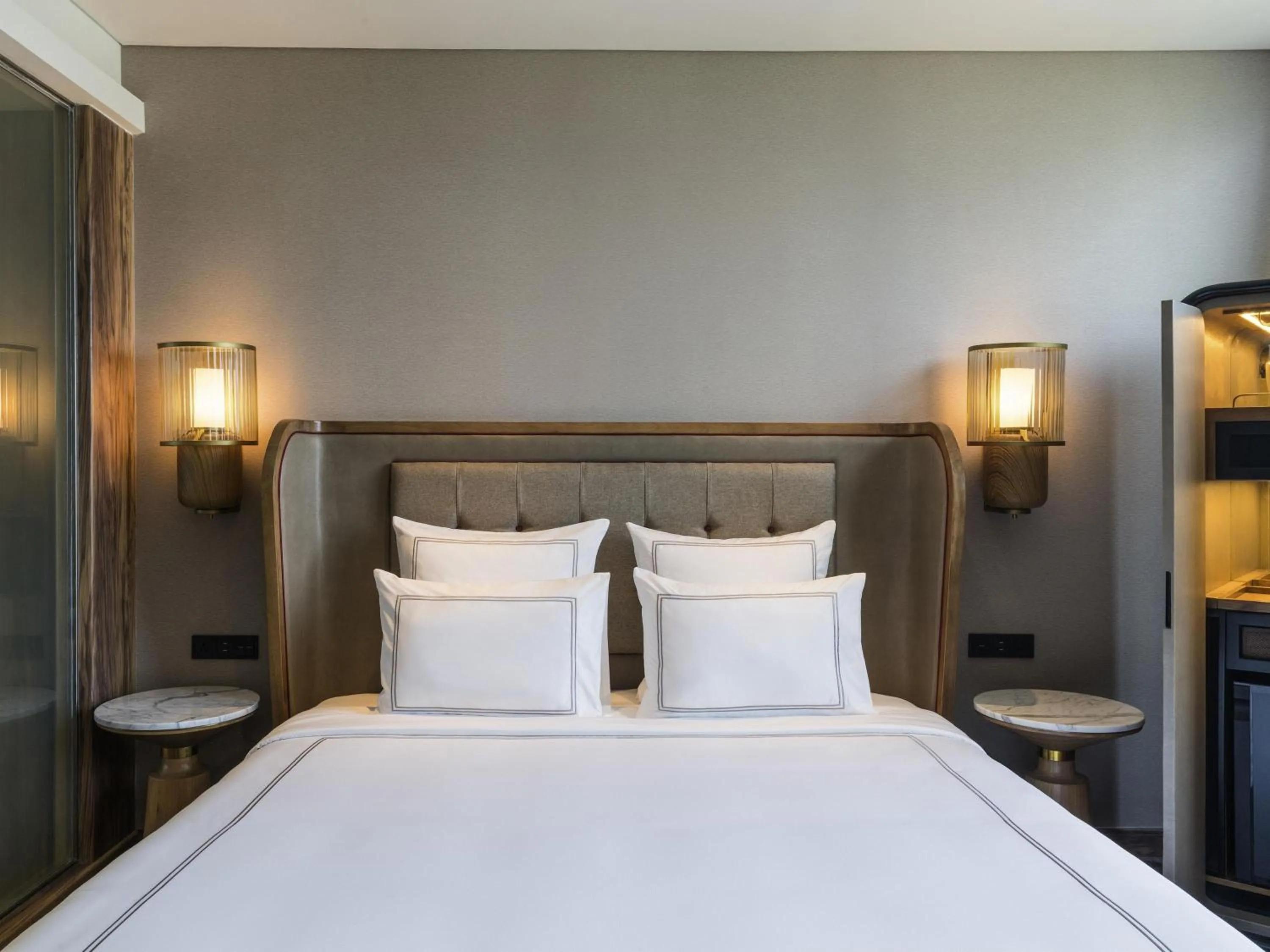 Bedroom, Bed in Swissôtel Jakarta PIK Avenue