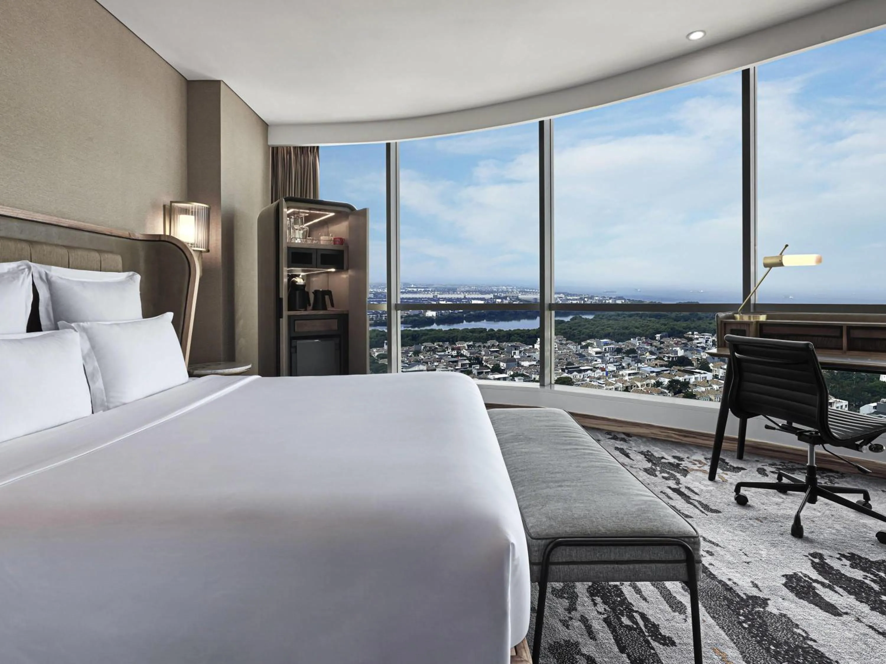 Bedroom, Bed in Swissôtel Jakarta PIK Avenue