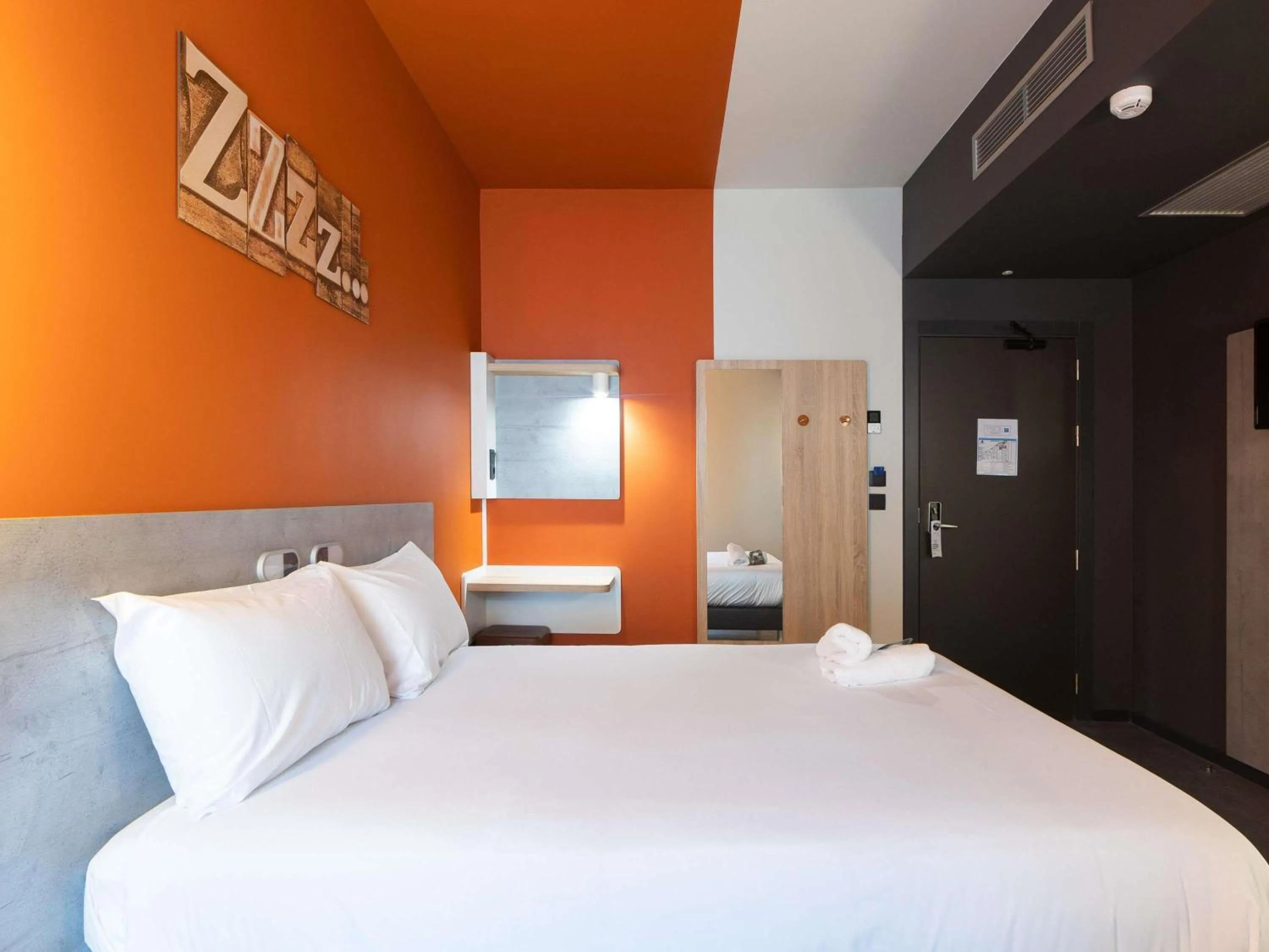 Bedroom, Bed in Ibis Budget Bilbao City