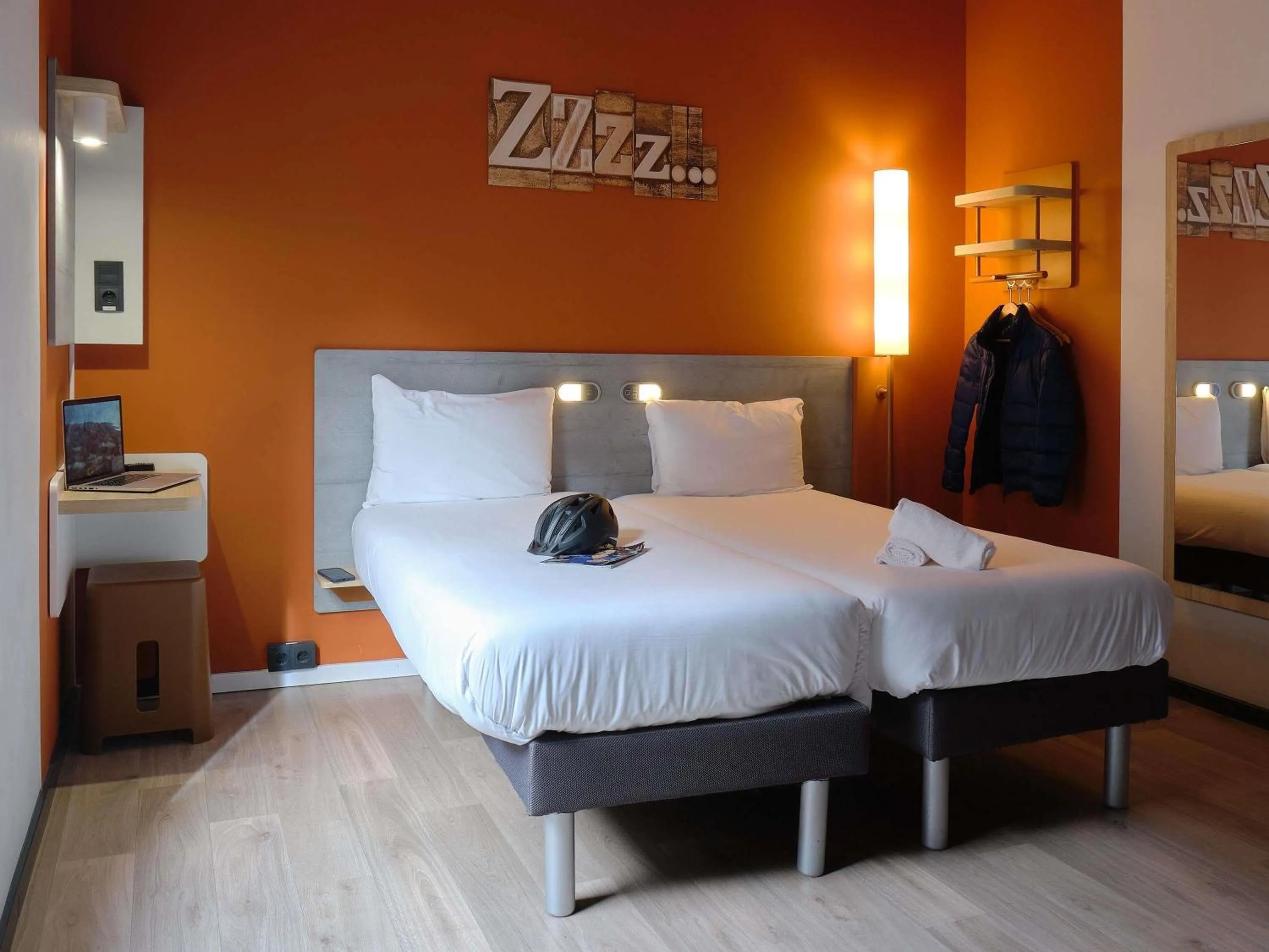 Bedroom, Bed in Ibis Budget Bilbao City