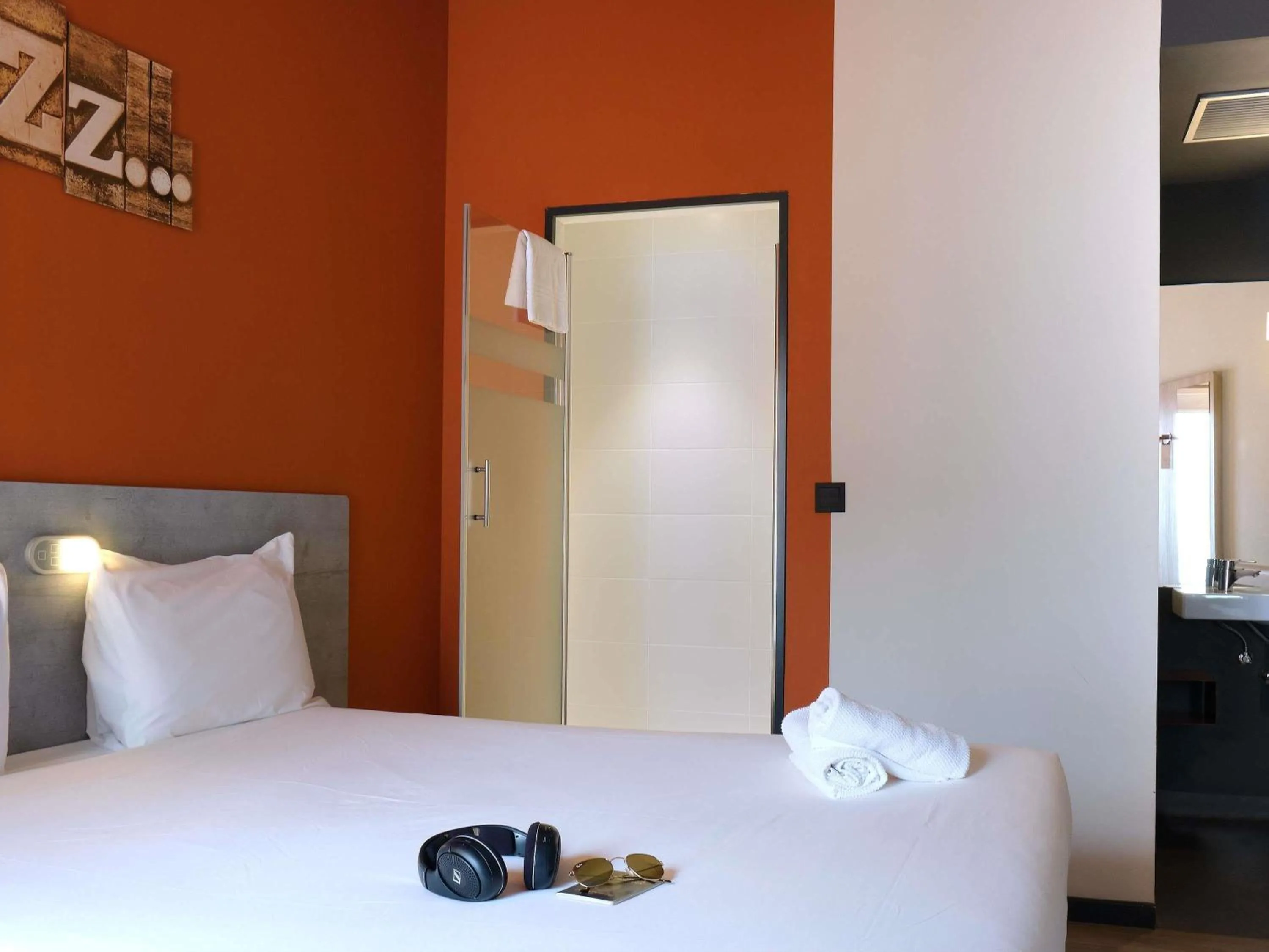 Bedroom, Bed in Ibis Budget Bilbao City