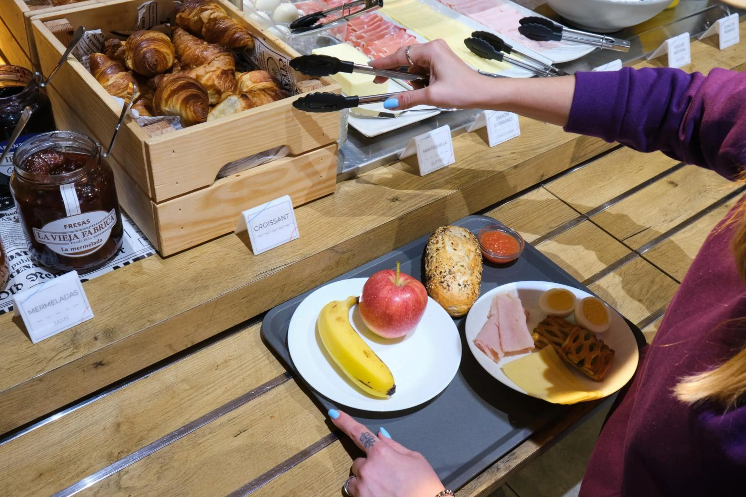 Buffet breakfast in Ibis Budget Bilbao City