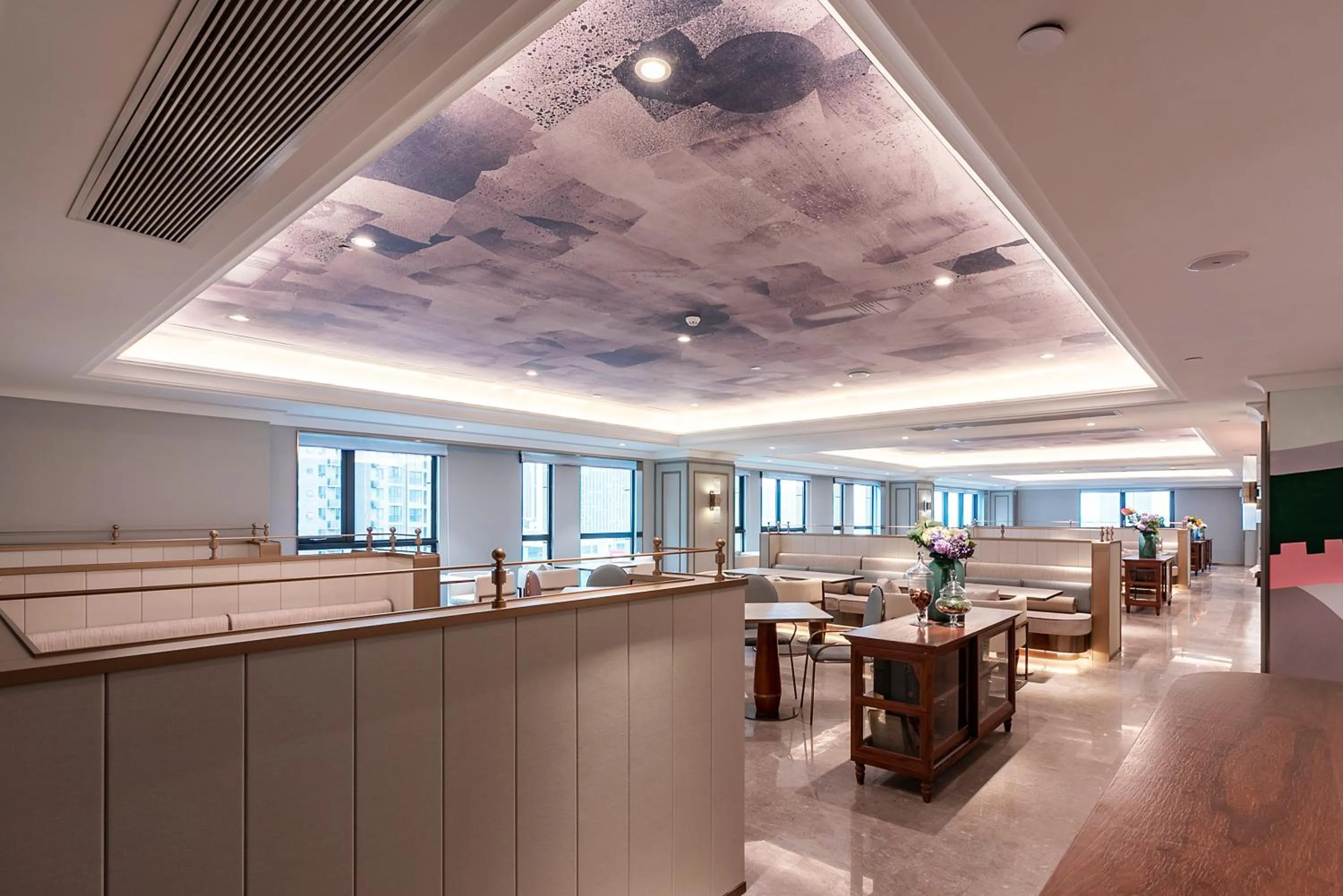 Restaurant/places to eat in Mercure Xian North