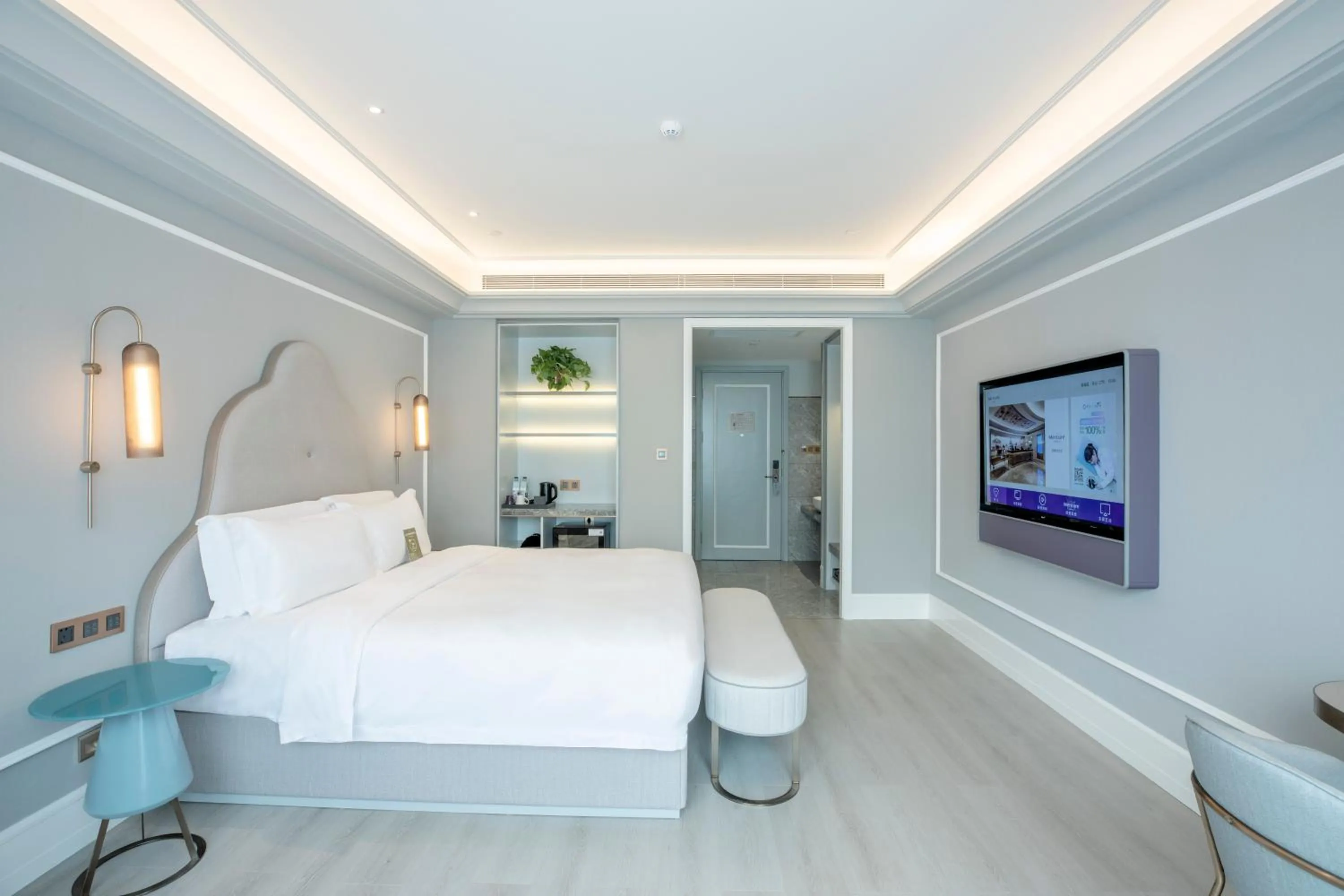 Photo of the whole room, Bed in Mercure Xian North