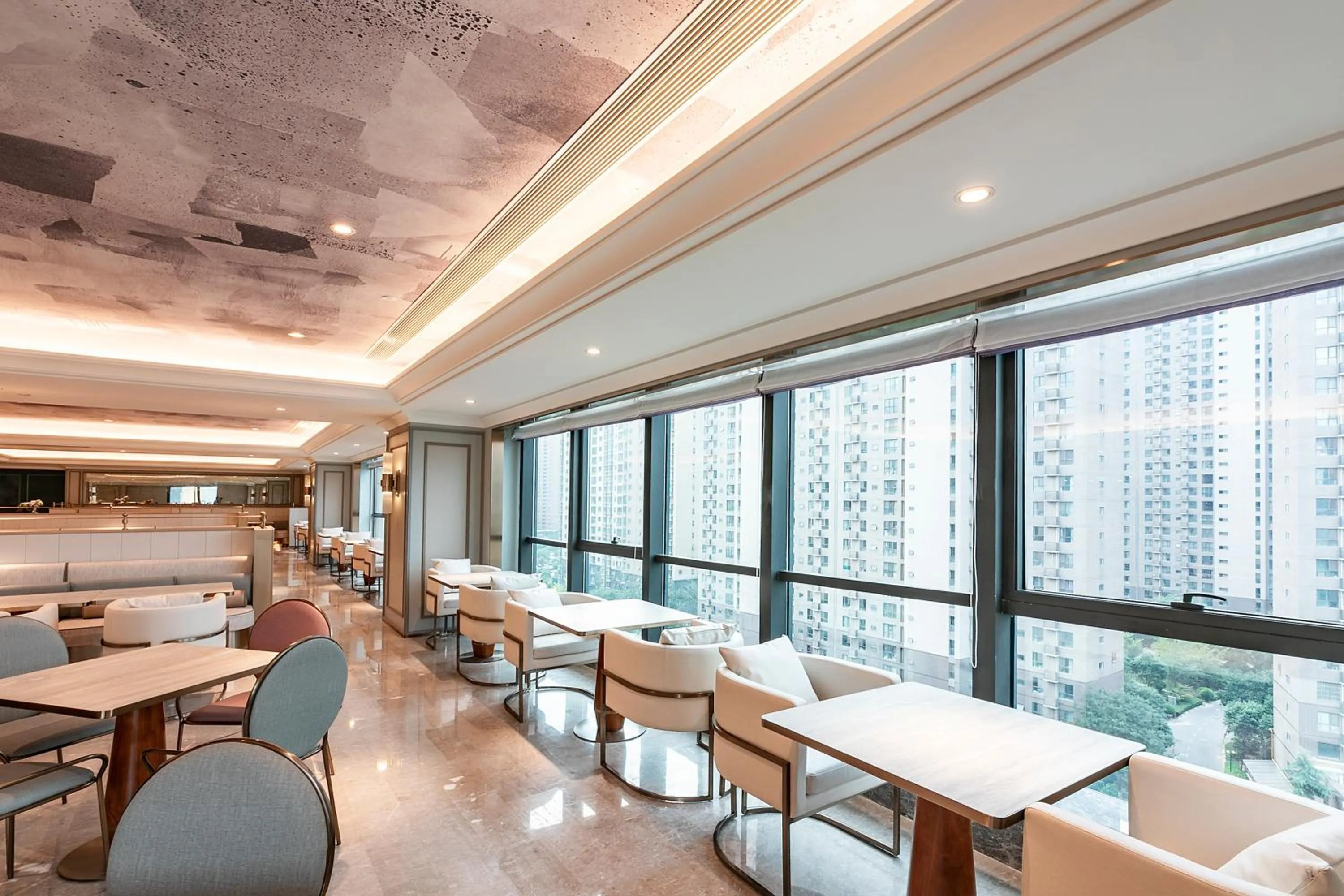 Restaurant/places to eat in Mercure Xian North