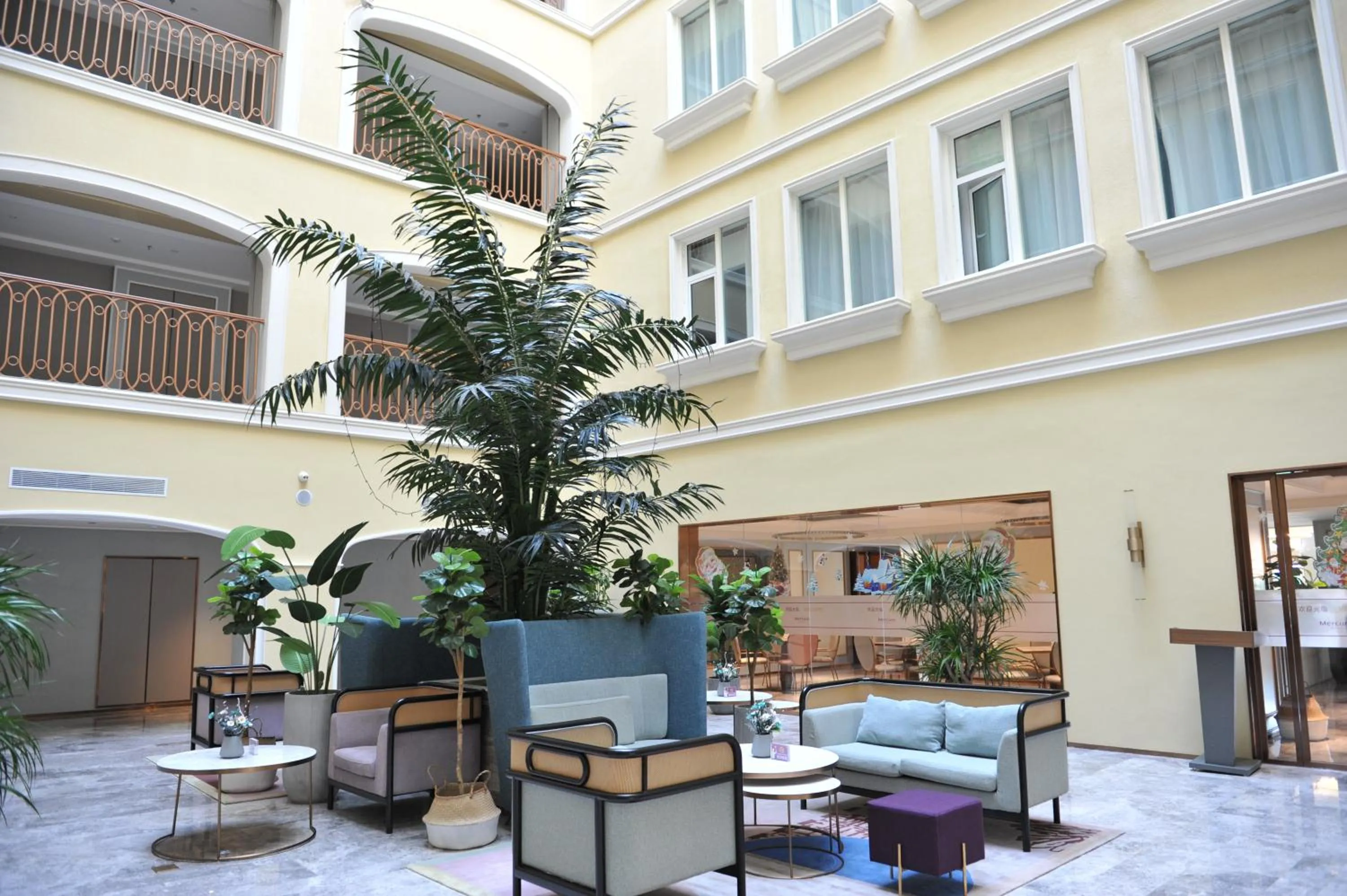 Lounge or bar in Mercure Taiyuan E Tech