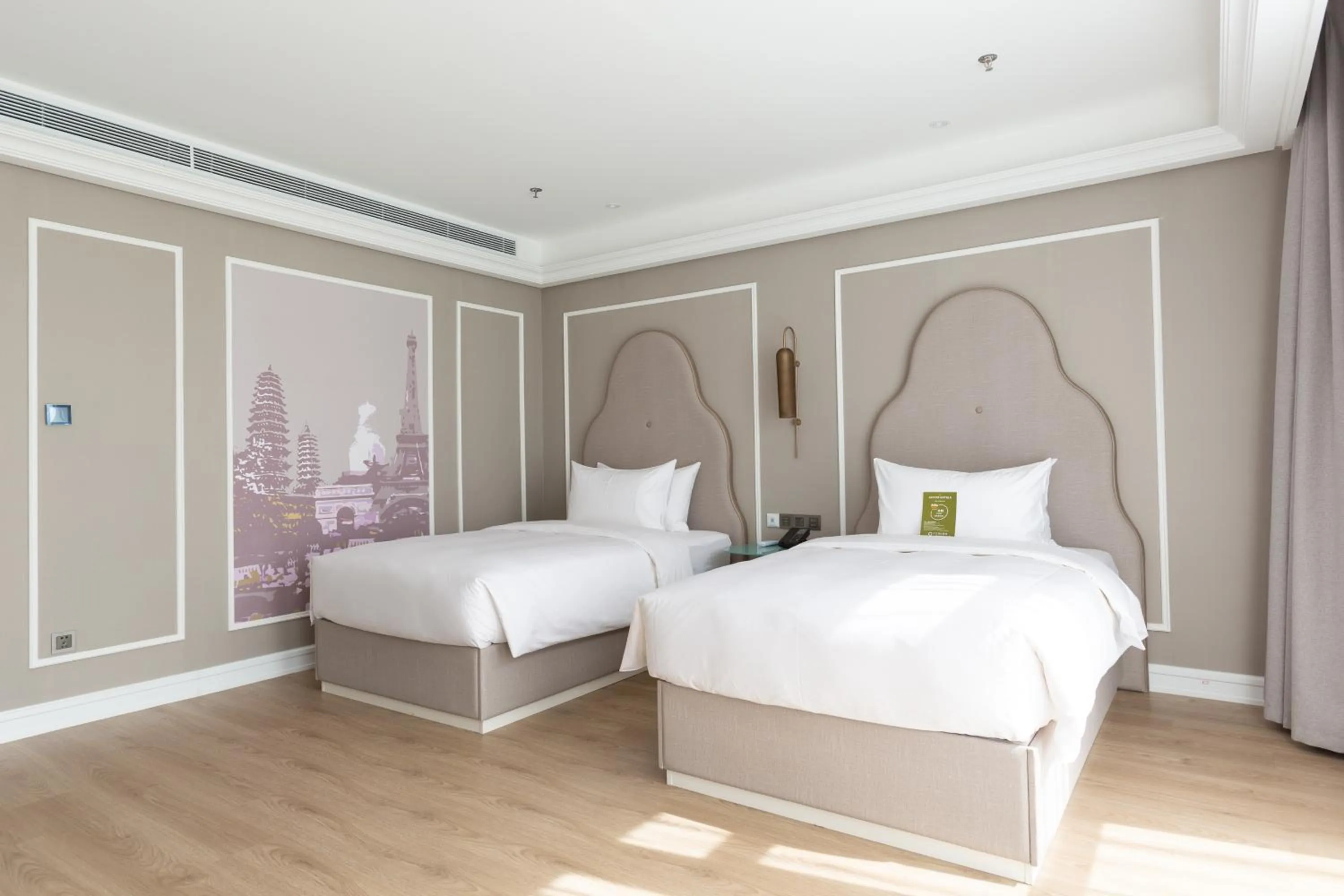 Bed in Mercure Taiyuan E Tech