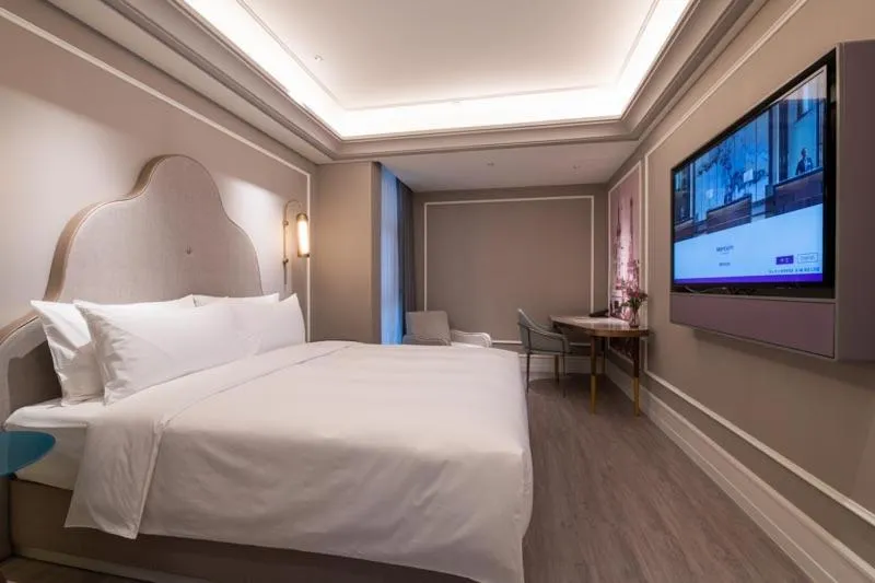 Bed in Mercure Shanghai Xujiahui South