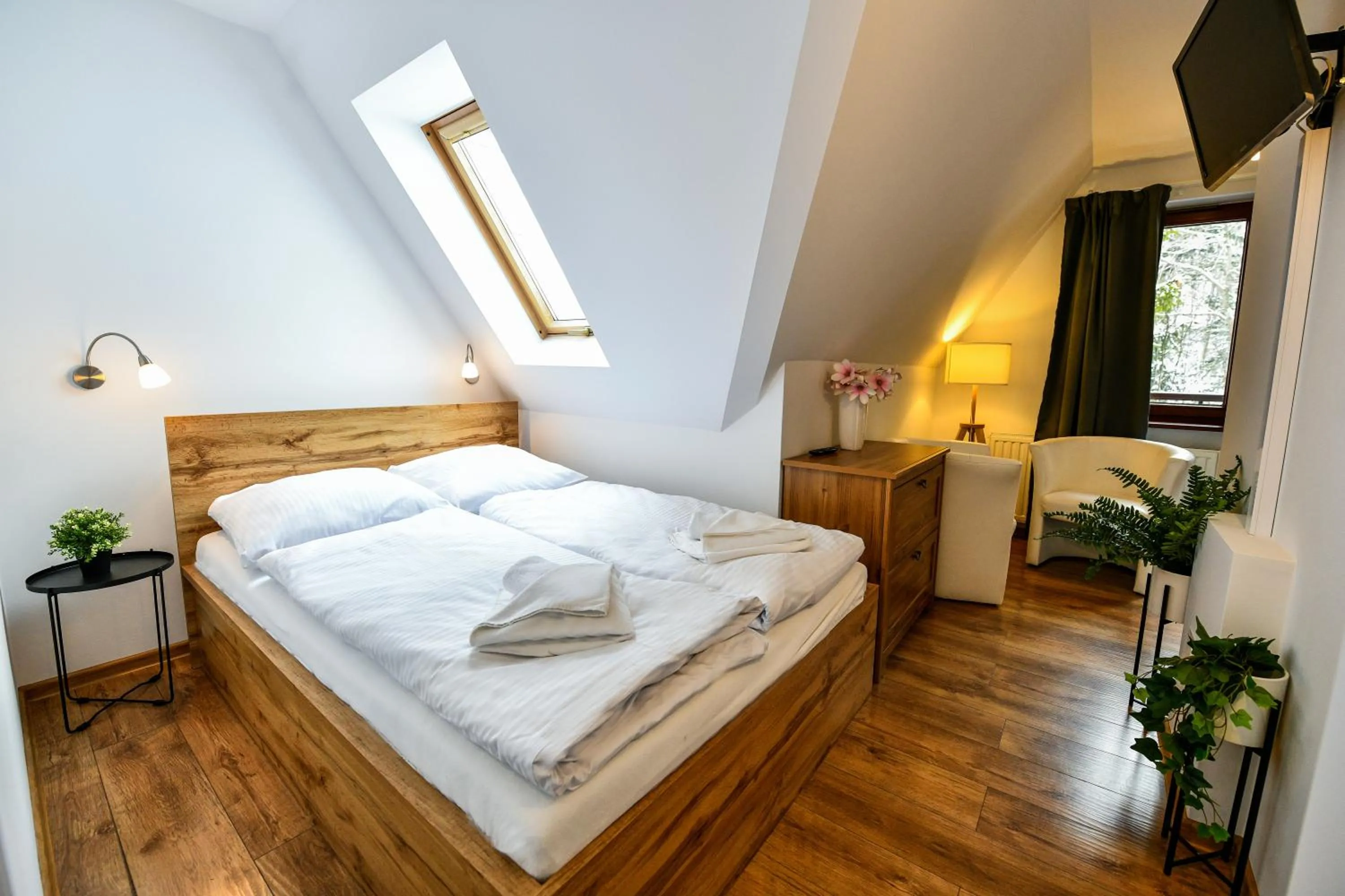 Bedroom, Bed in RentPlanet - Apartamenty Bulwary Słowackiego