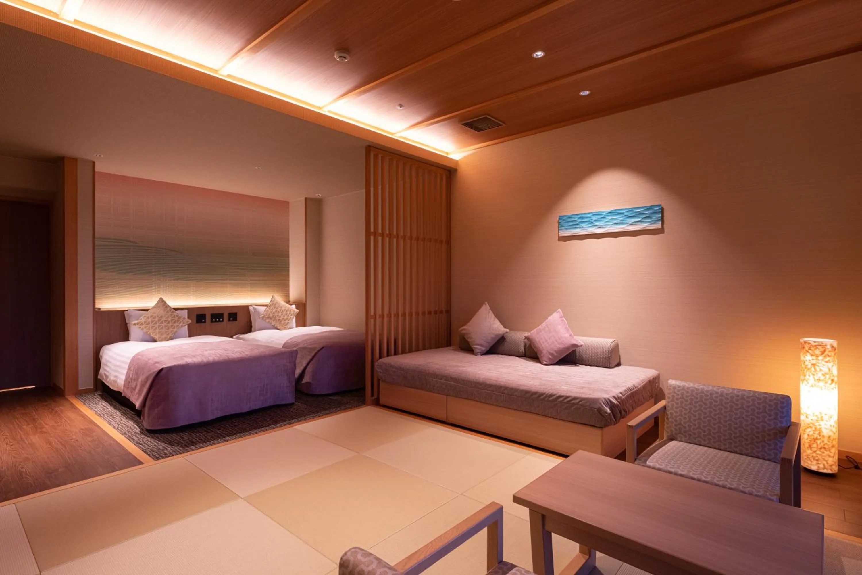 Photo of the whole room, Bed in KAMENOI HOTEL Toba