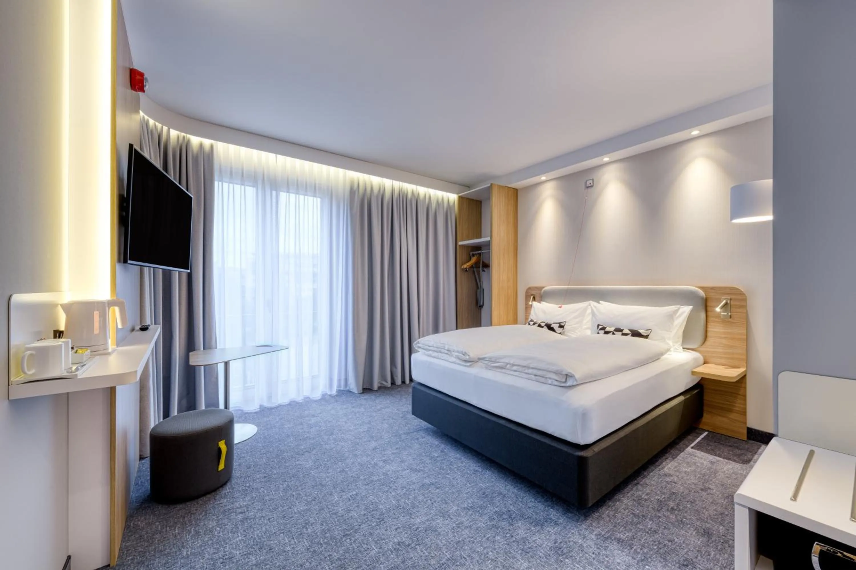 Photo of the whole room, Bed in Holiday Inn Express Göttingen by IHG