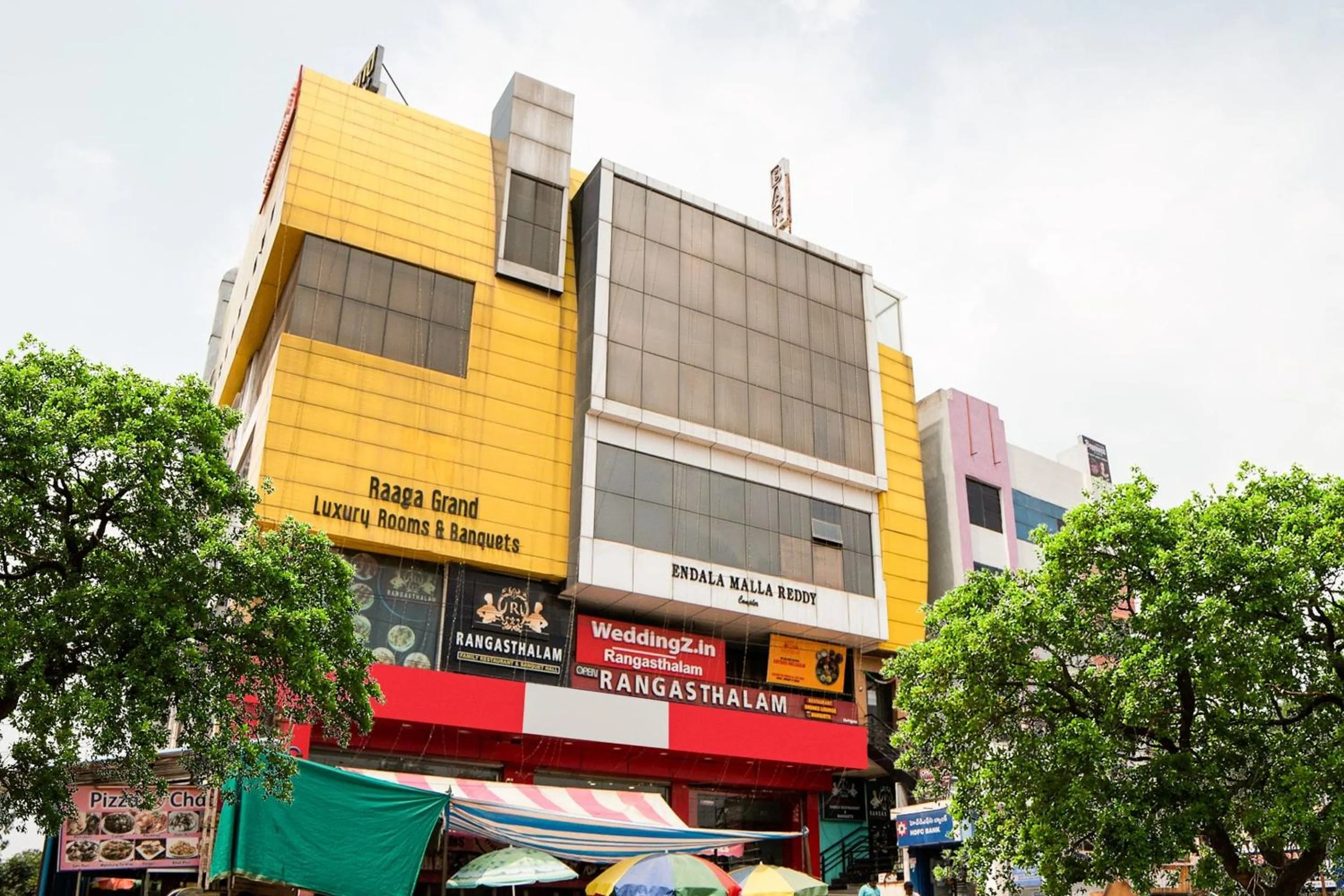 Facade/entrance in Super Capital O Raaga Grand