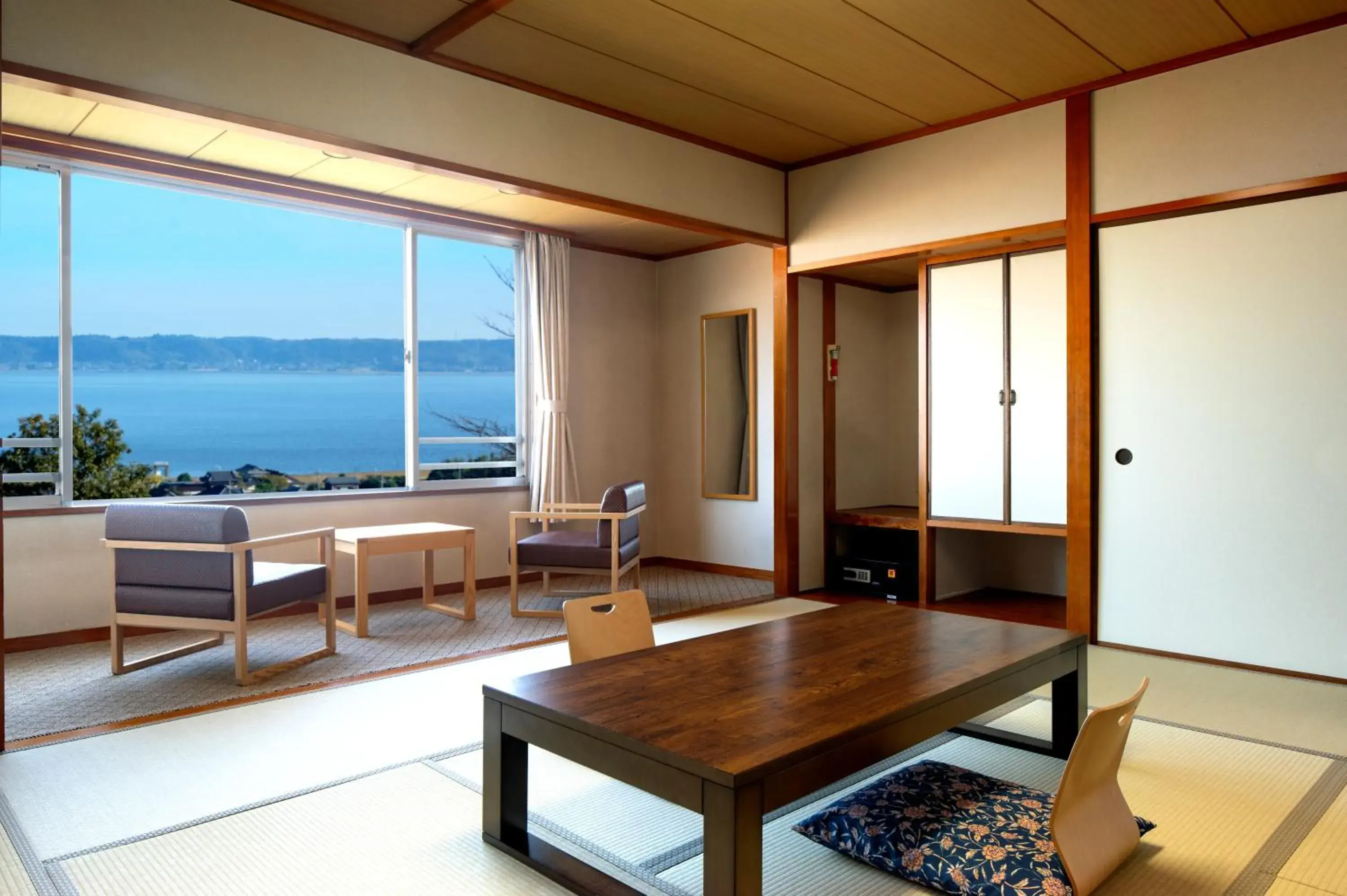 Japanese-style Room with 10 Tatami Non-Smoking (MAX 5 Adults) in KAMENOI HOTEL Itako Japanese-style Room with 10 Tatami Non-Smoking (MAX 5 Adults) in KAMENOI HOTEL Itako